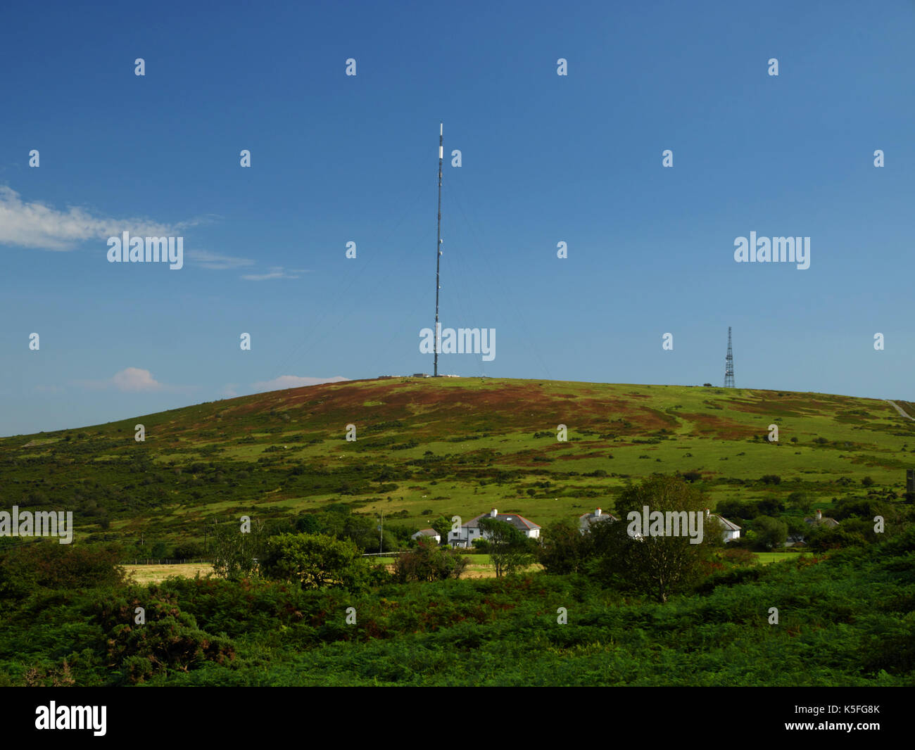 Die TV-Sender Mast an Caradon Hill, in der Nähe der Schergen, auf Bodmin Moor in Cornwall. Stockfoto