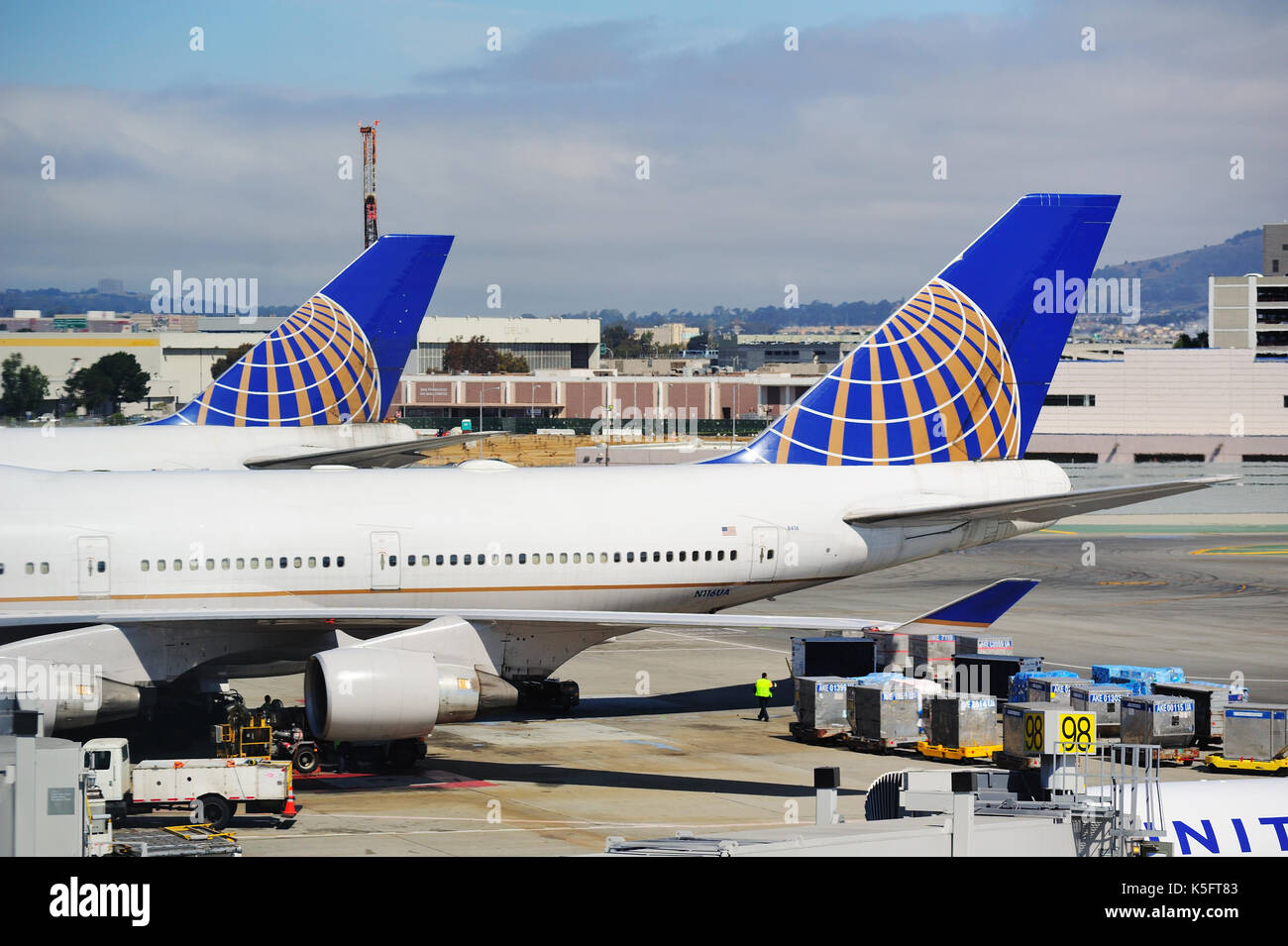 San Francisco, Kalifornien - 4. August 2013: United Airlines Flugzeuge am Flughafen San Francisco International. Stockfoto