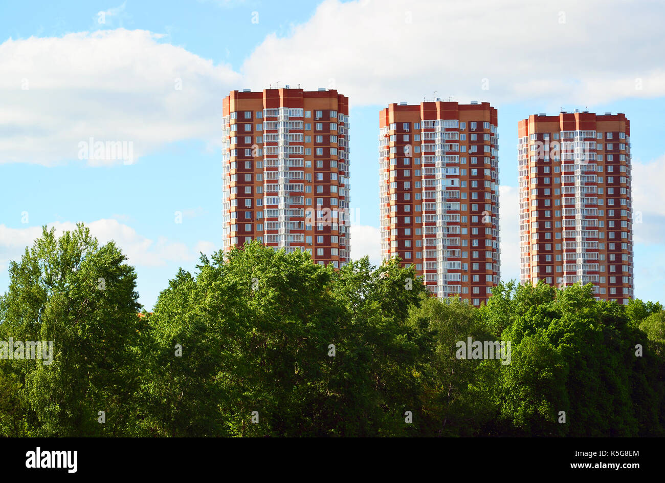 Drei modern High-rise apartment Gebäude in Moskau, Russland Stockfoto