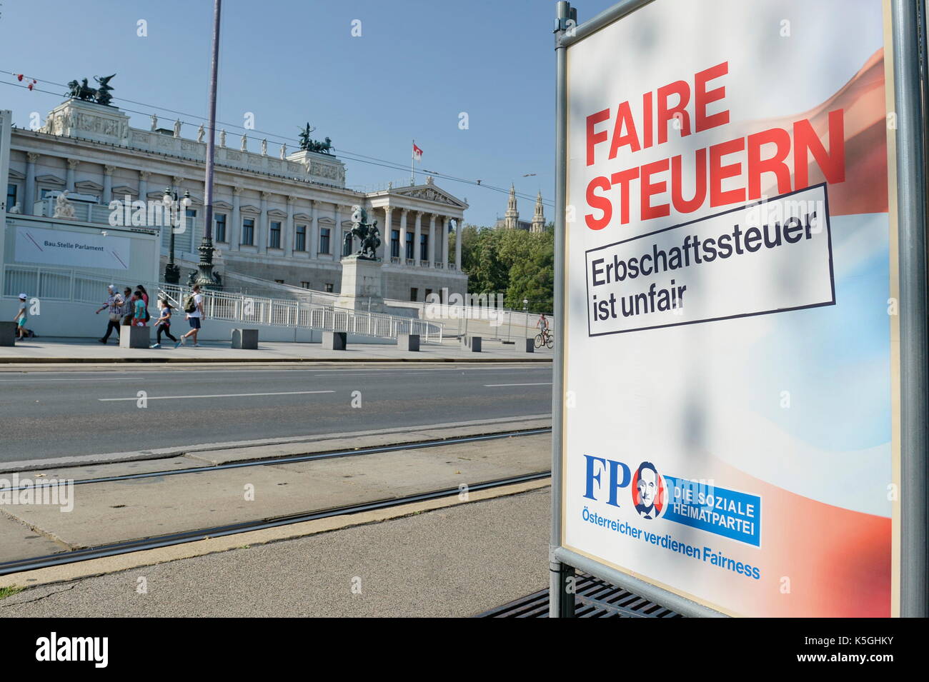 Wien, Österreich. 09. September 2017. Wahl Plakate zu den Nationalratswahlen am 15. Oktober auf den Straßen von Wien. Im Bild Plakat werbung die FPÖ (Freiheitliche Partei Österreichs). Quelle: Franz Perc/Alamy leben Nachrichten Stockfoto