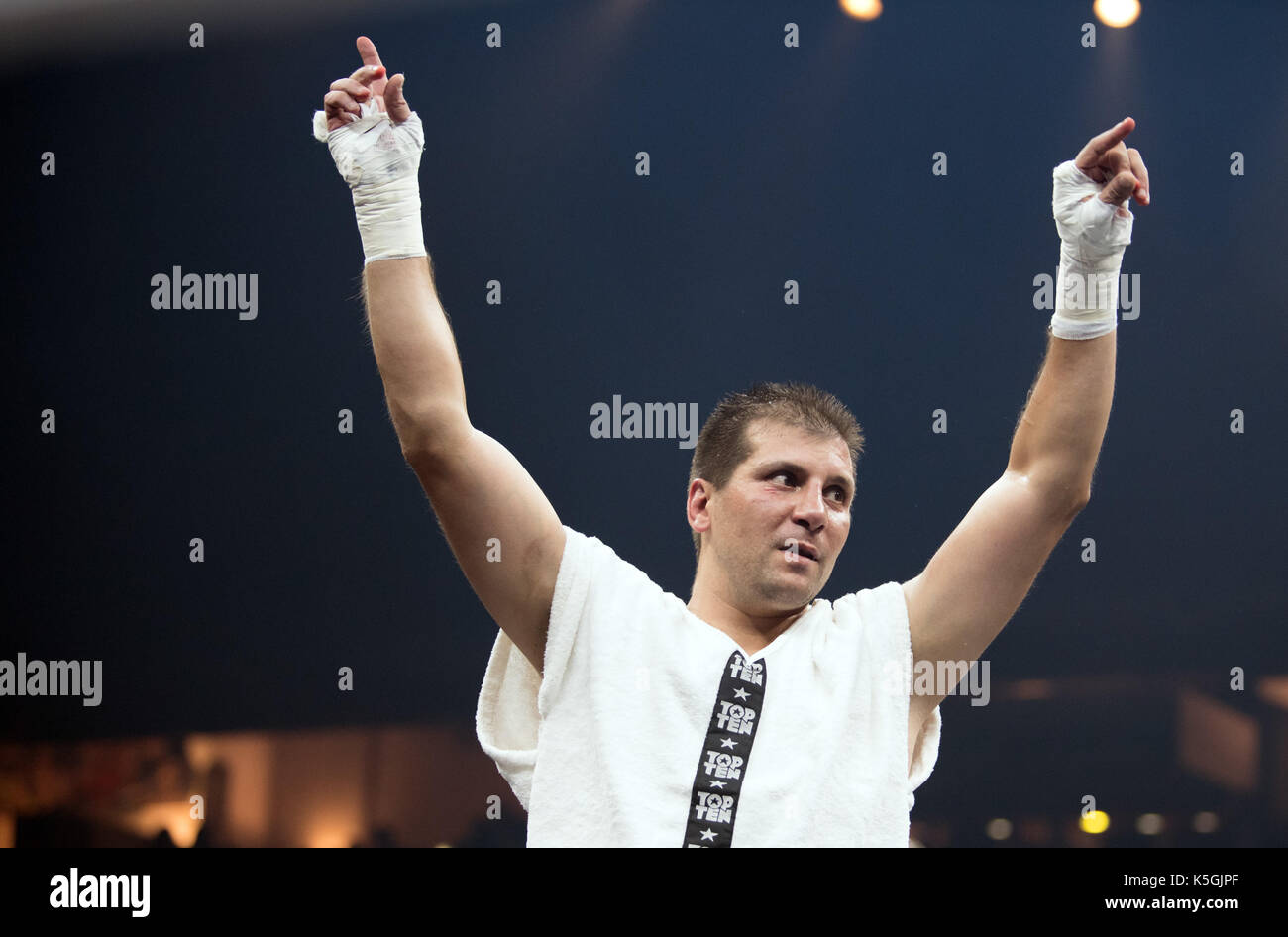 Berlin, Deutschland. 9 Sep, 2017. Jan Balog (Tschechische Republik) betritt den Ring vor der World Boxing Super Serie light Mitte Gewicht Kampf an der Max-Schmeling-Halle in Berlin, Deutschland, 9. September 2017. Foto: Soeren Stache/dpa/Alamy leben Nachrichten Stockfoto