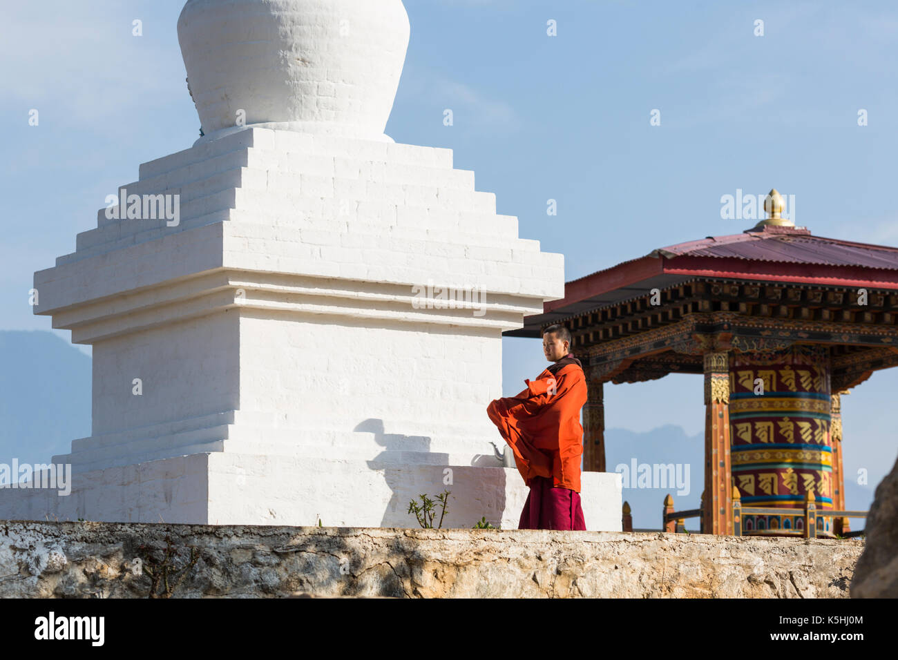 Nonnen in der sangchen Dorji Lhuendup Nonnenkloster oberhalb Punakha, westlichen Bhutan. Stockfoto