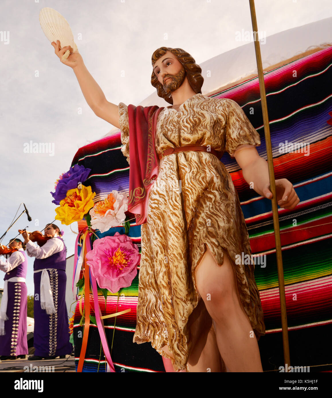 El Dia de San Juan Fiesta, die den Geburtstag von Johannes dem Täufer und dem Beginn der Monsunzeit in der Sonoran Wüste feiert, nimmt pl Stockfoto