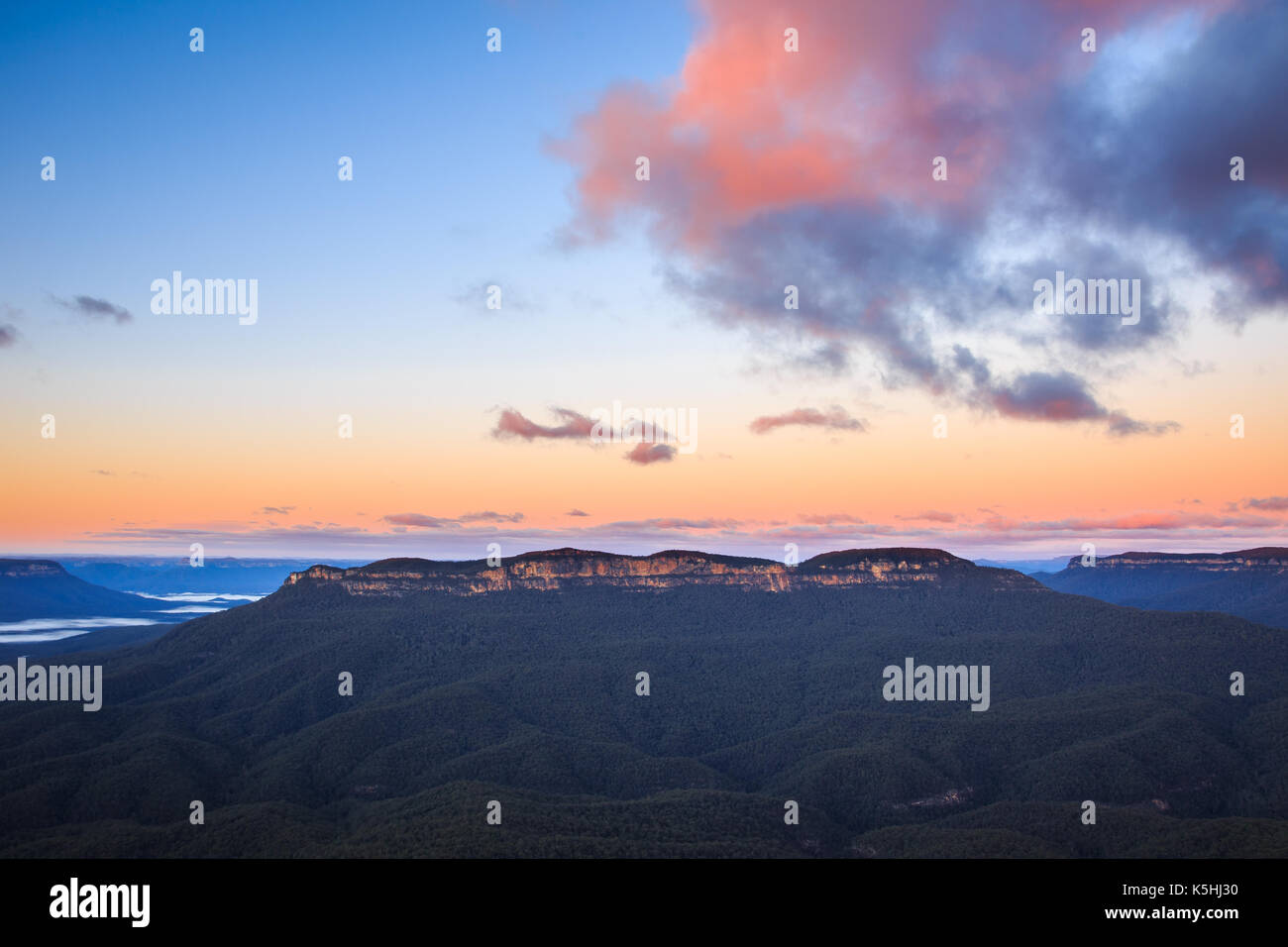 Blue Mountains Sunrise von Sublime Point Stockfoto