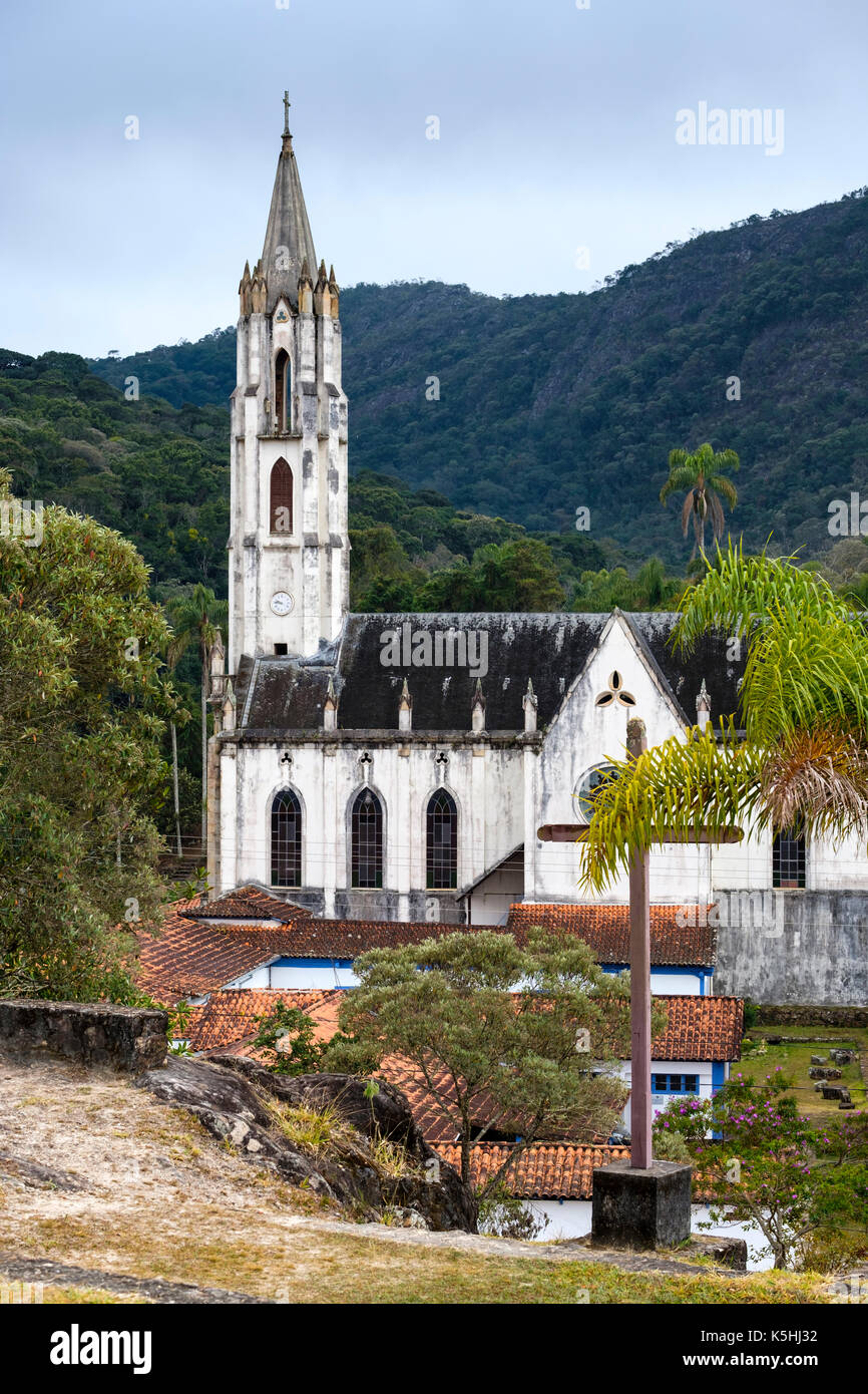 Seitenansicht des Caraca Heiligtum neo-gotische Kirche am Morgen, Katholische Kirche, Minas Gerais, Brasilien. Stockfoto