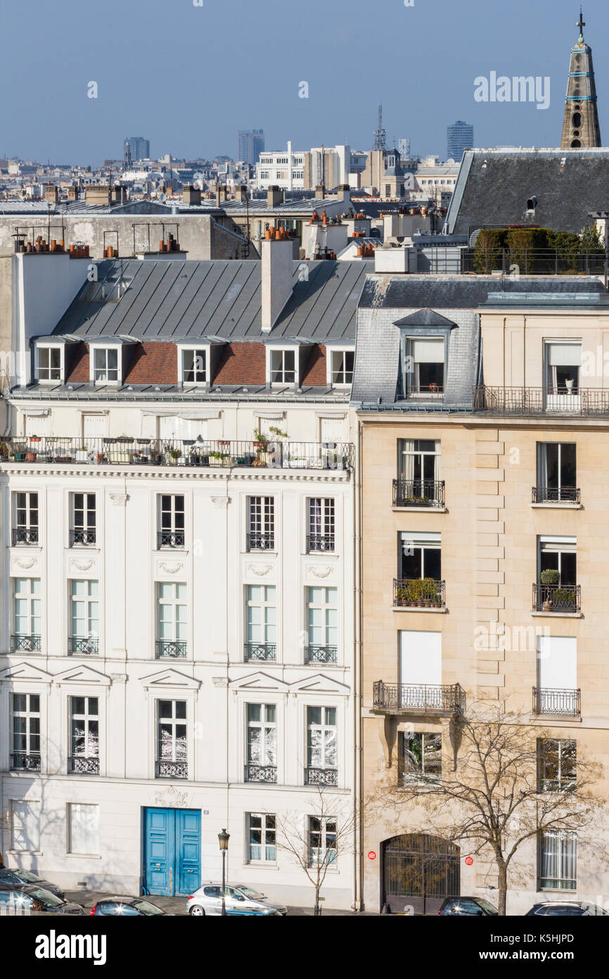 Anzeigen von Apartment Gebäuden auf der Île Saint-Louis vom Dach der Arabischen Welt Institut von der Pont de Sully in Paris Stockfoto