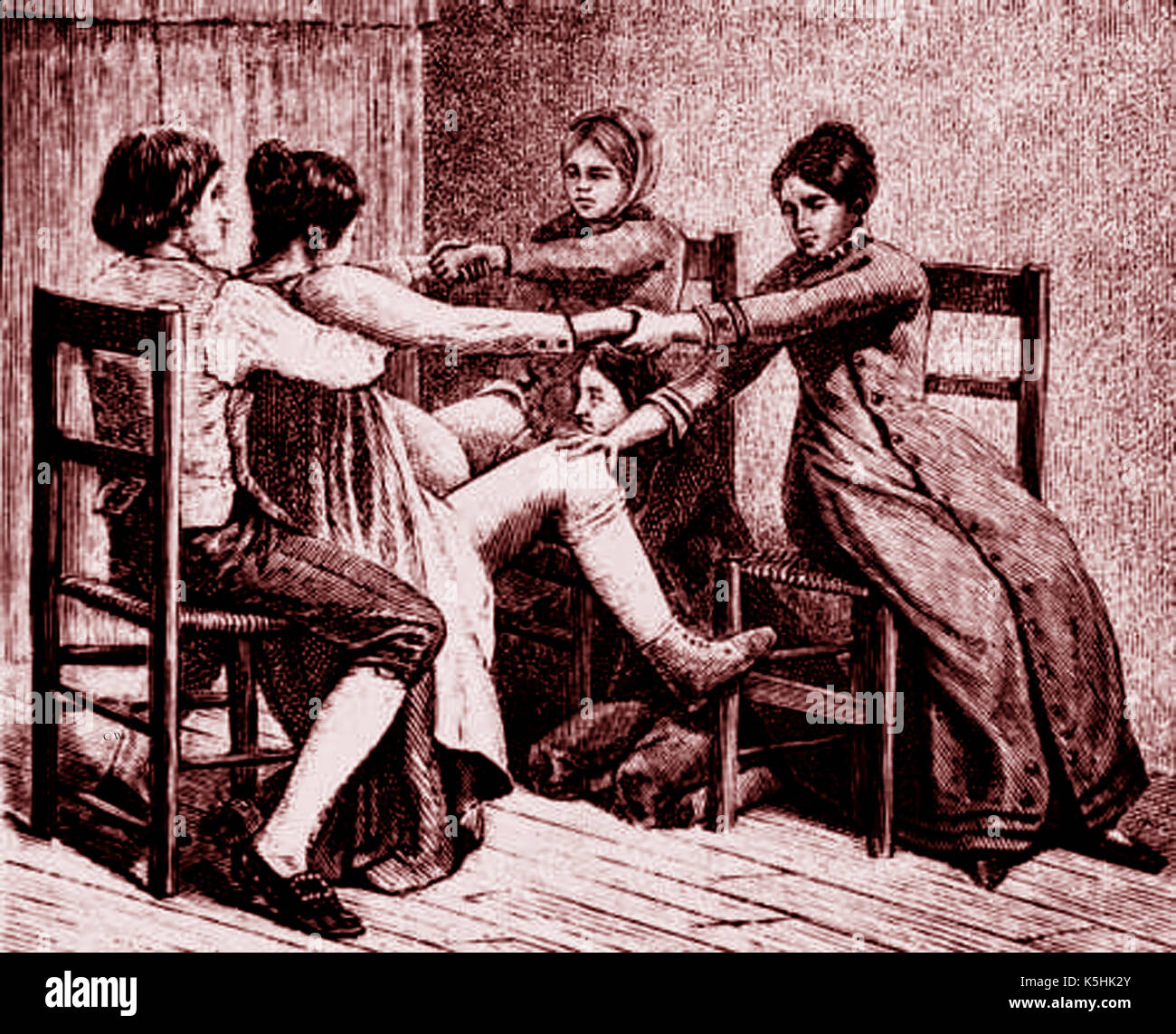 Eine schwierige home Geburt - die Mitglieder der Familie. Der Arzt und Hebamme helfen dem Baby in den 1800er Jahren zu liefern Stockfoto