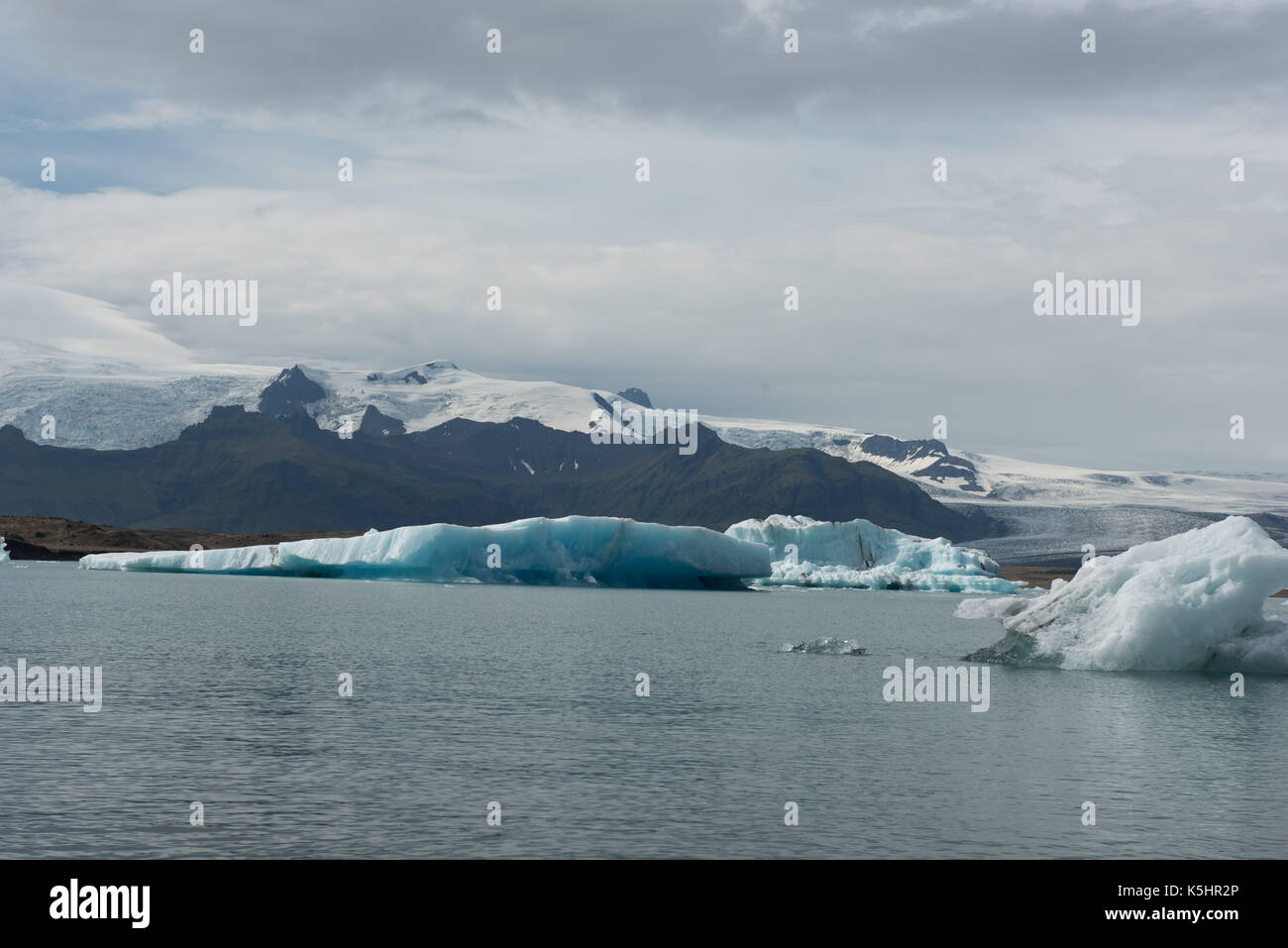 Eisberge in einem gletschersee vor der schmelzenden Gletscher Stockfoto