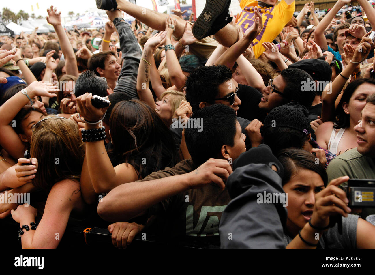 Die Menge Vans Warped Tour 2010 Seaside Park Juni 27,2010 Ventura, Kalifornien. Stockfoto