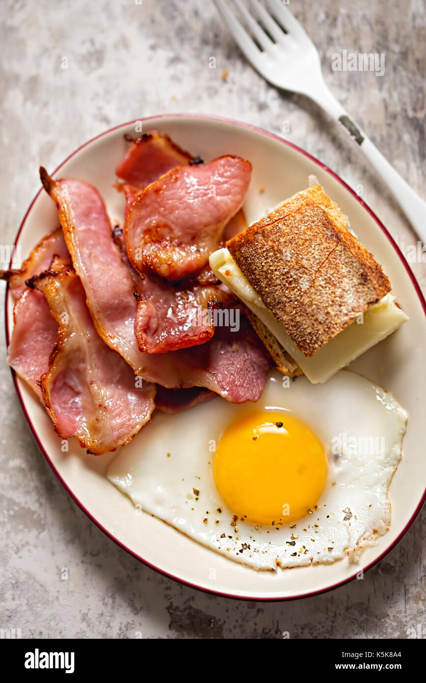 Knuspriges Sandwich Mit Ei Stockfotos und bilder Kaufen Alamy