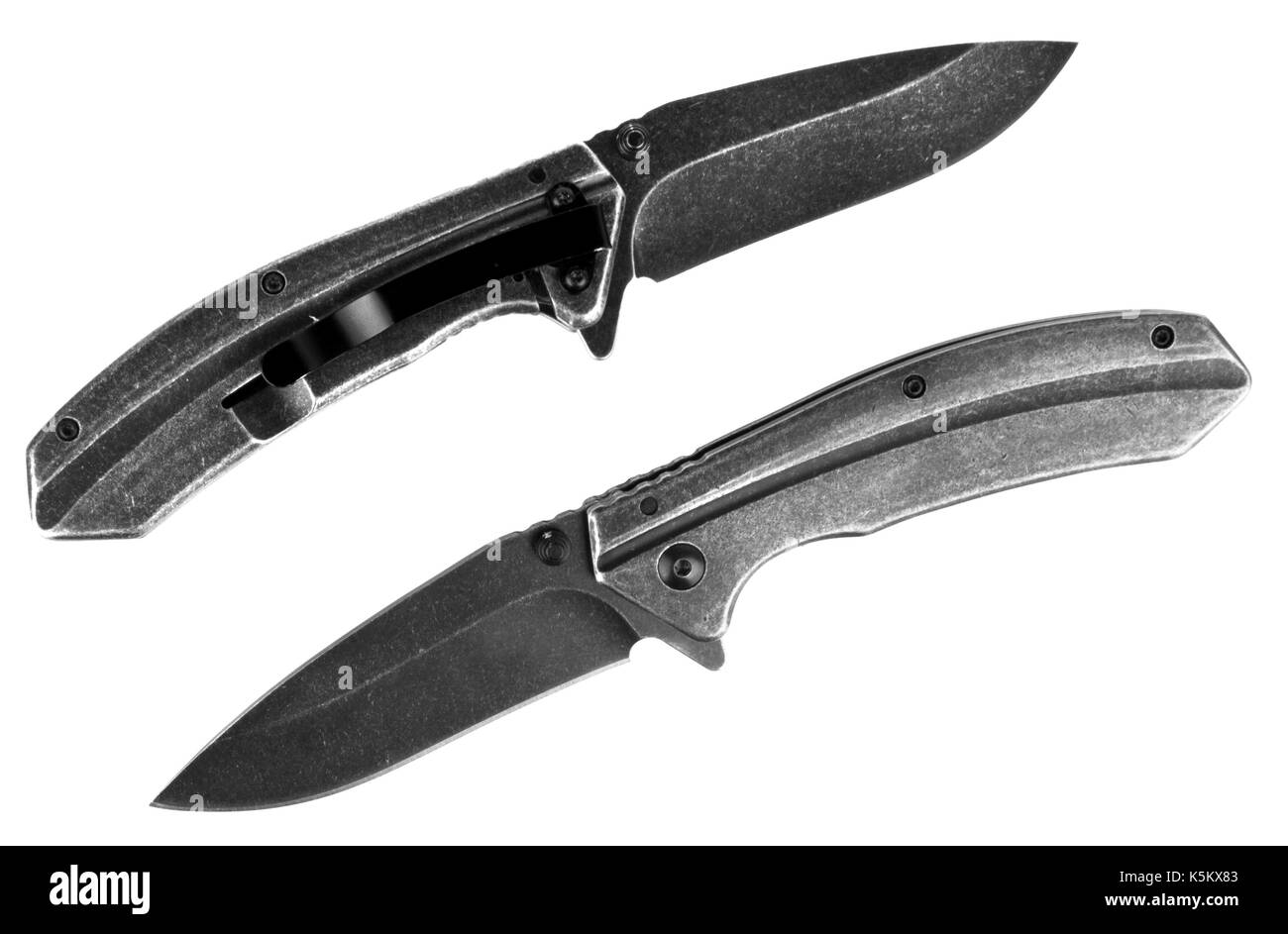 Scharfe klappbare Messer mit Griff aus Edelstahl. EDC-Messer close-up auf weißem Hintergrund Stockfoto