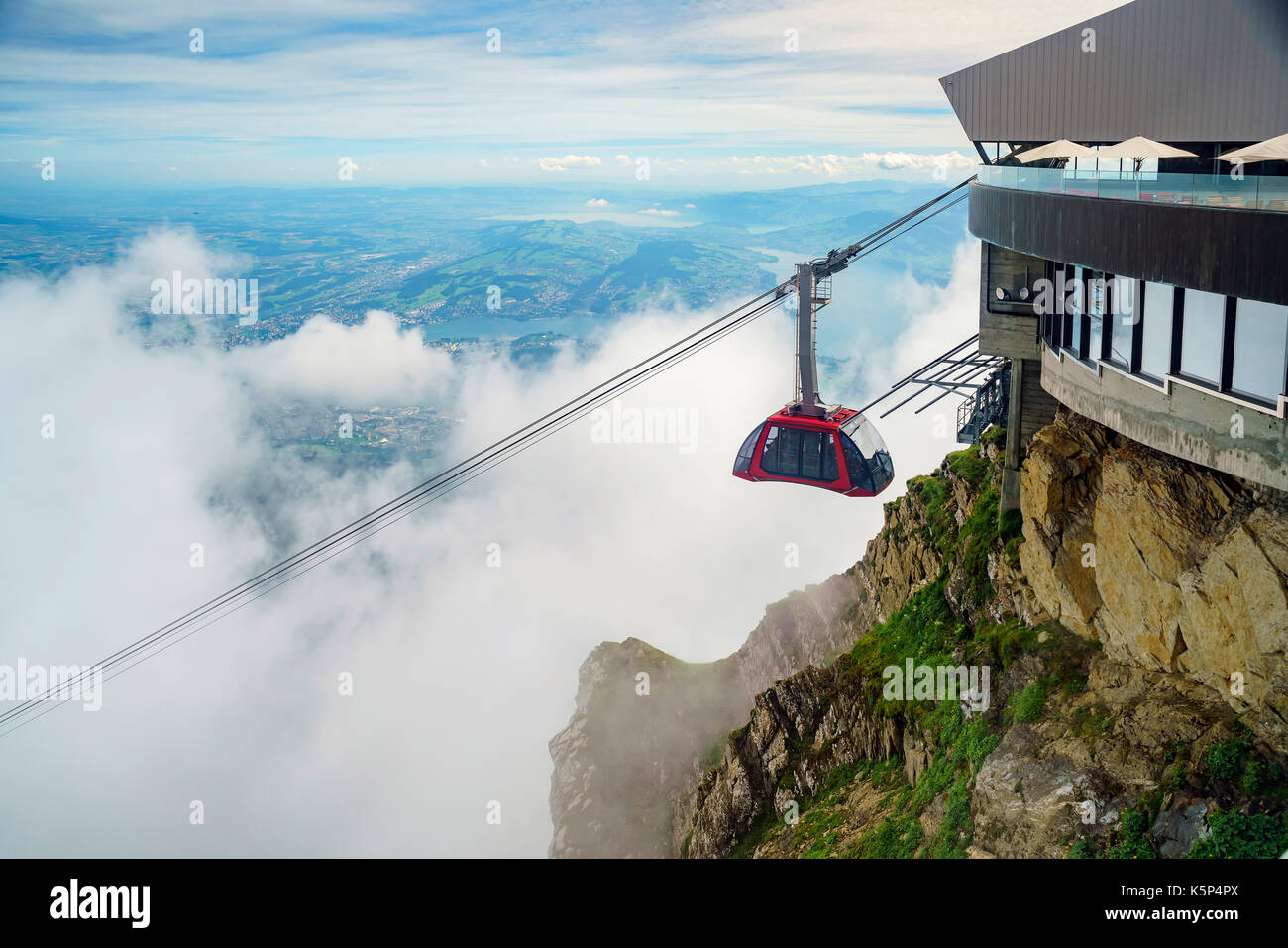 Die neue und schöne Seilbahn - Drachen Ritt auf den Pilatus, Luzern, Schweiz Stockfoto