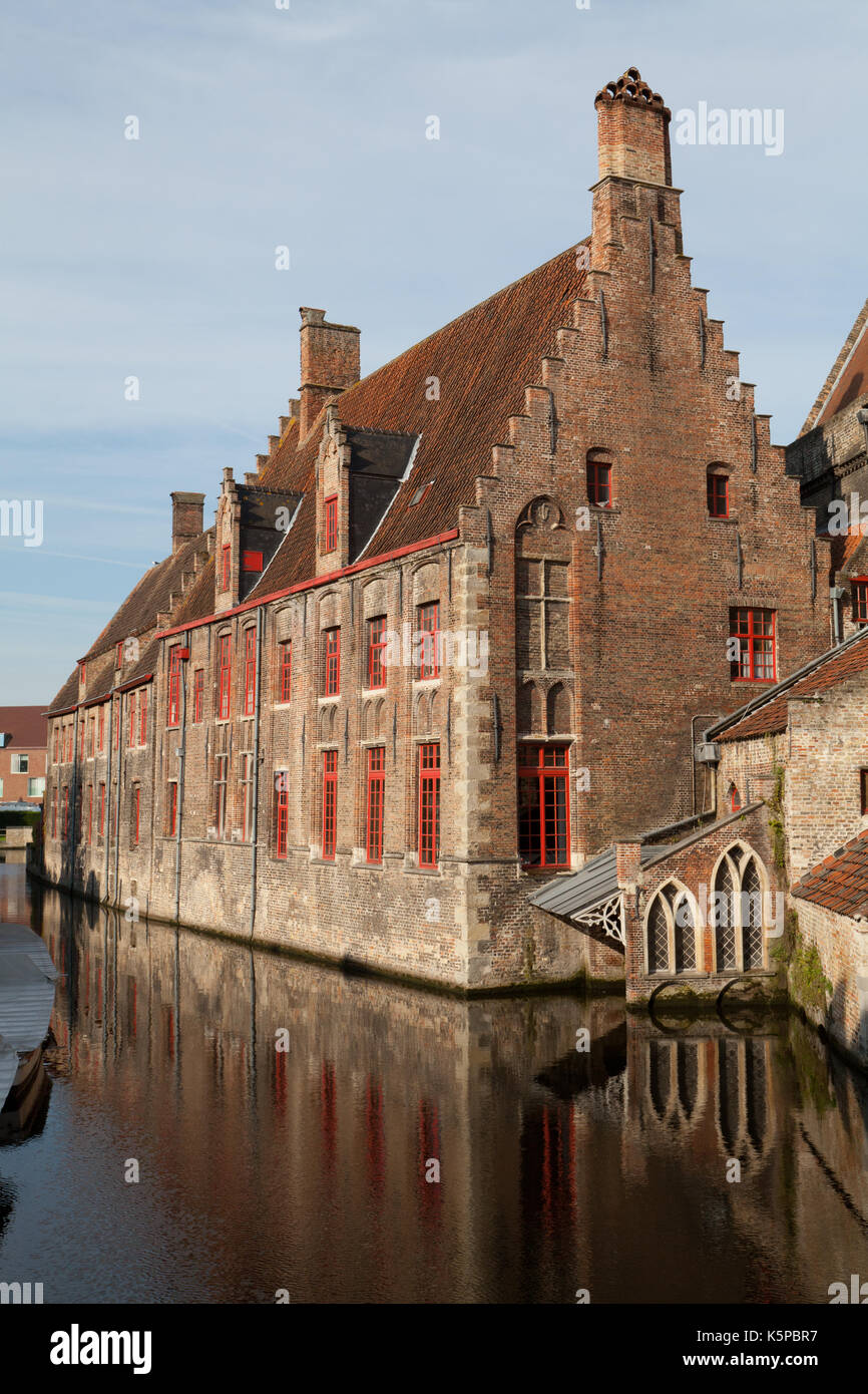 Das Alte Johannisspital (Oud Sint-Janshospitaal), Brügge, Flämische Region Belgiens. Stockfoto