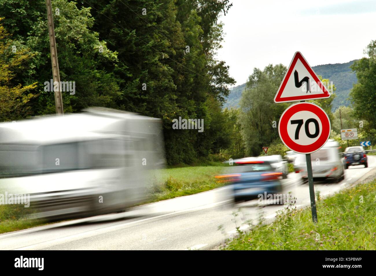 Geschwindigkeitsbegrenzung für Pkw, Lkw, Kraftfahrzeuge, Auto Verkehr