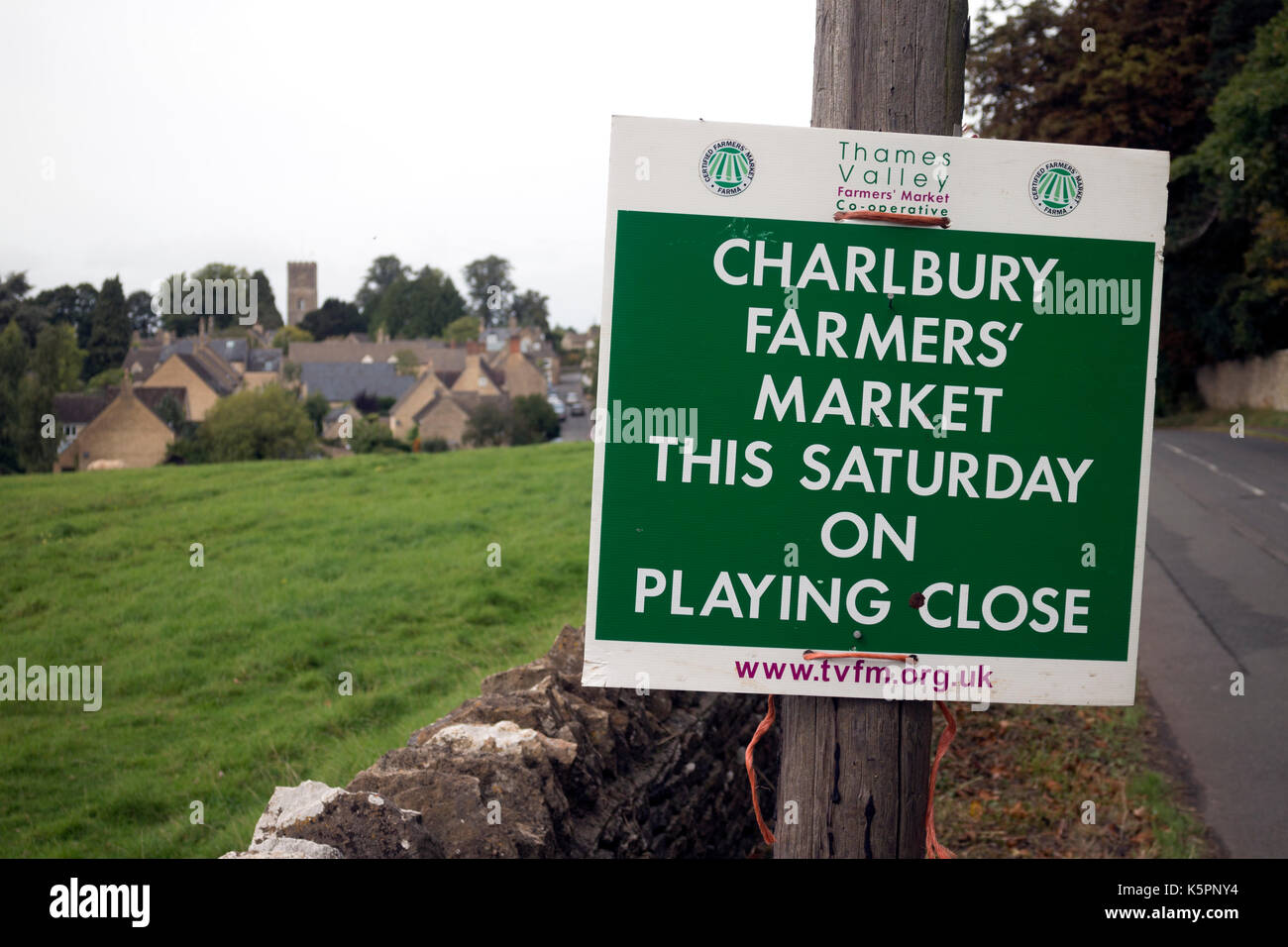 Farmers Market anmelden, Charlbury, Oxfordshire, England, Großbritannien Stockfoto