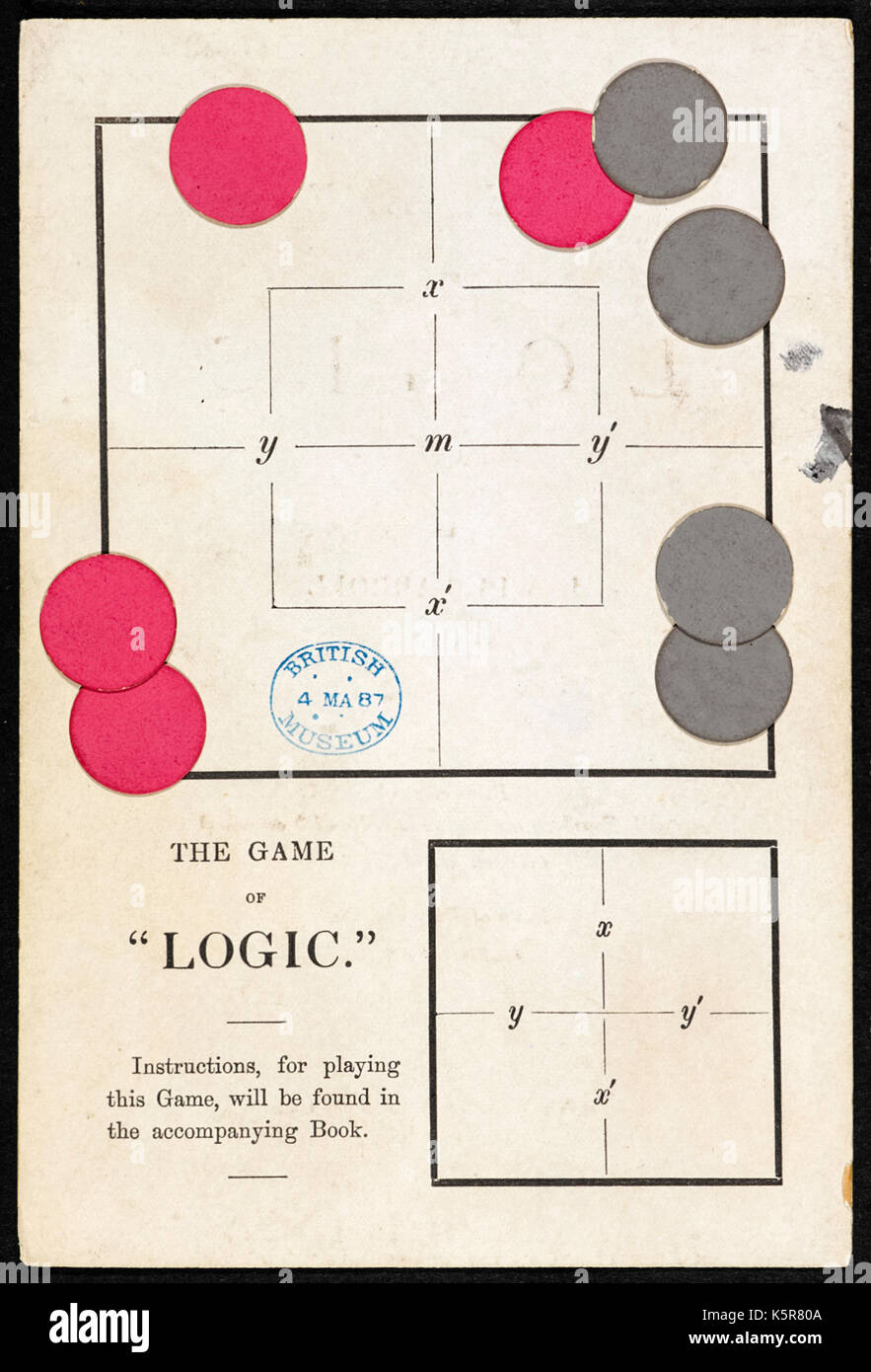 "Das Spiel der Logik' von Lewis Caroll, das Pseudonym von Charles Lutwidge Dodgson (1832-1898) im Jahr 1887. Dodgson war Mathematiker und dieses Spiel herausgefordert "Spieler" verschiedene logische Aussagen zu bezeichnen. Foto von Board und Tokens. Weitere Informationen finden Sie unten. Stockfoto