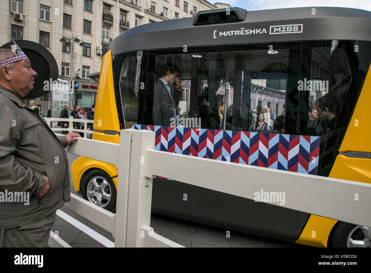 Das Unternehmen "volgabus' präsentiert unbemannte Shuttle Bus bin atreshka". Auf der Tverskaya Straße auf die Stadt Tag der Moskau, Russland Stockfoto