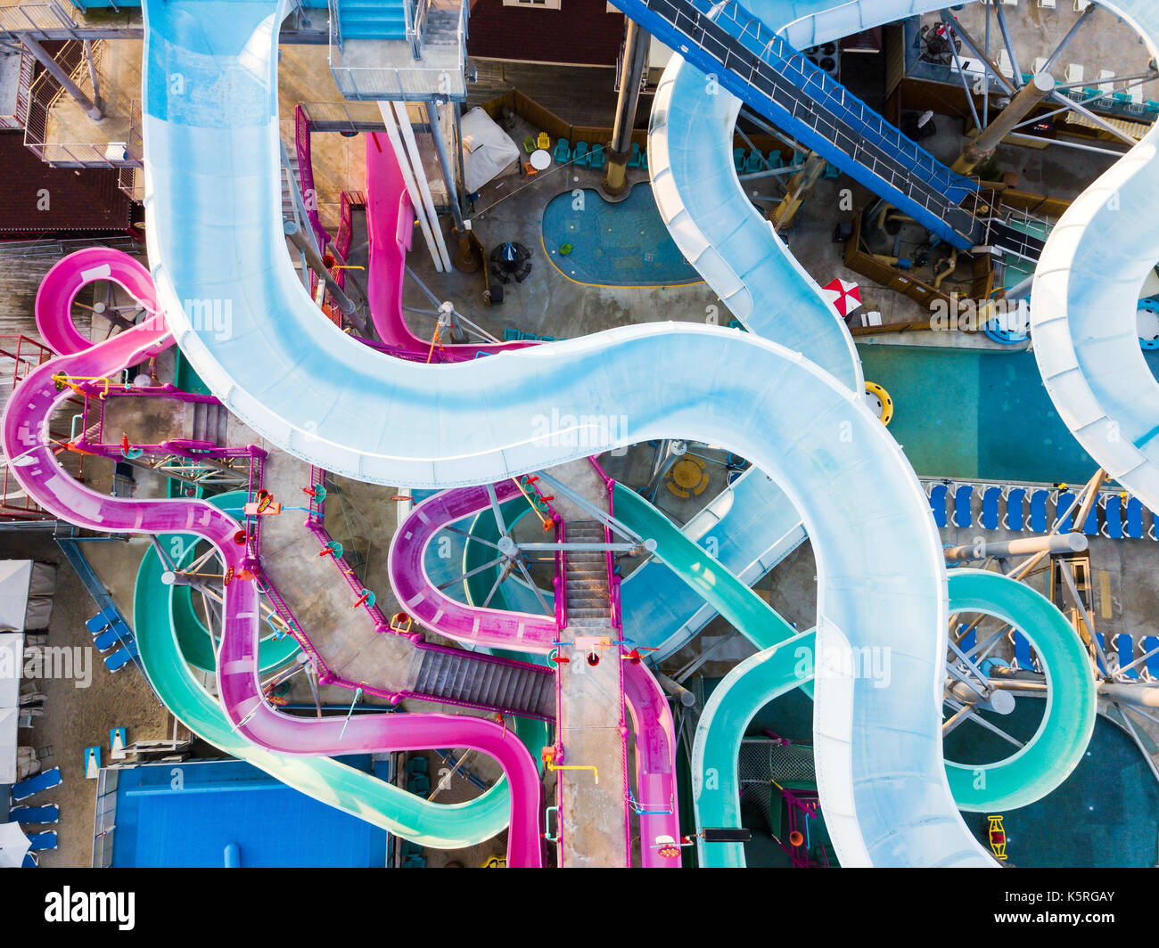 Water park Folien Luftaufnahme am Morgen mit keine Personen Stockfoto