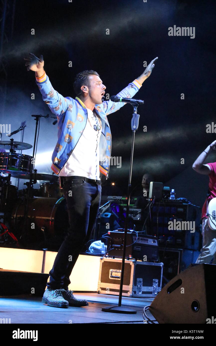 Neapel, Italien. 09 Sep, 2017. Francesco Gabbani, Sieger des Festivals von Sanremo 2016 im Konzert an Arenile Bagnoli in Italien. Credit: Salvatore Esposito/Pacific Press/Alamy leben Nachrichten Stockfoto