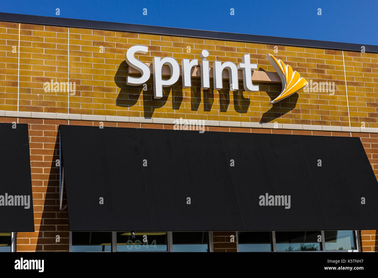 Zionsville - ca. September 2017: Sprint Wireless Retail Store. Sprint ist ein Tochterunternehmen der Japan SoftBank Group Corporation VIII Stockfoto