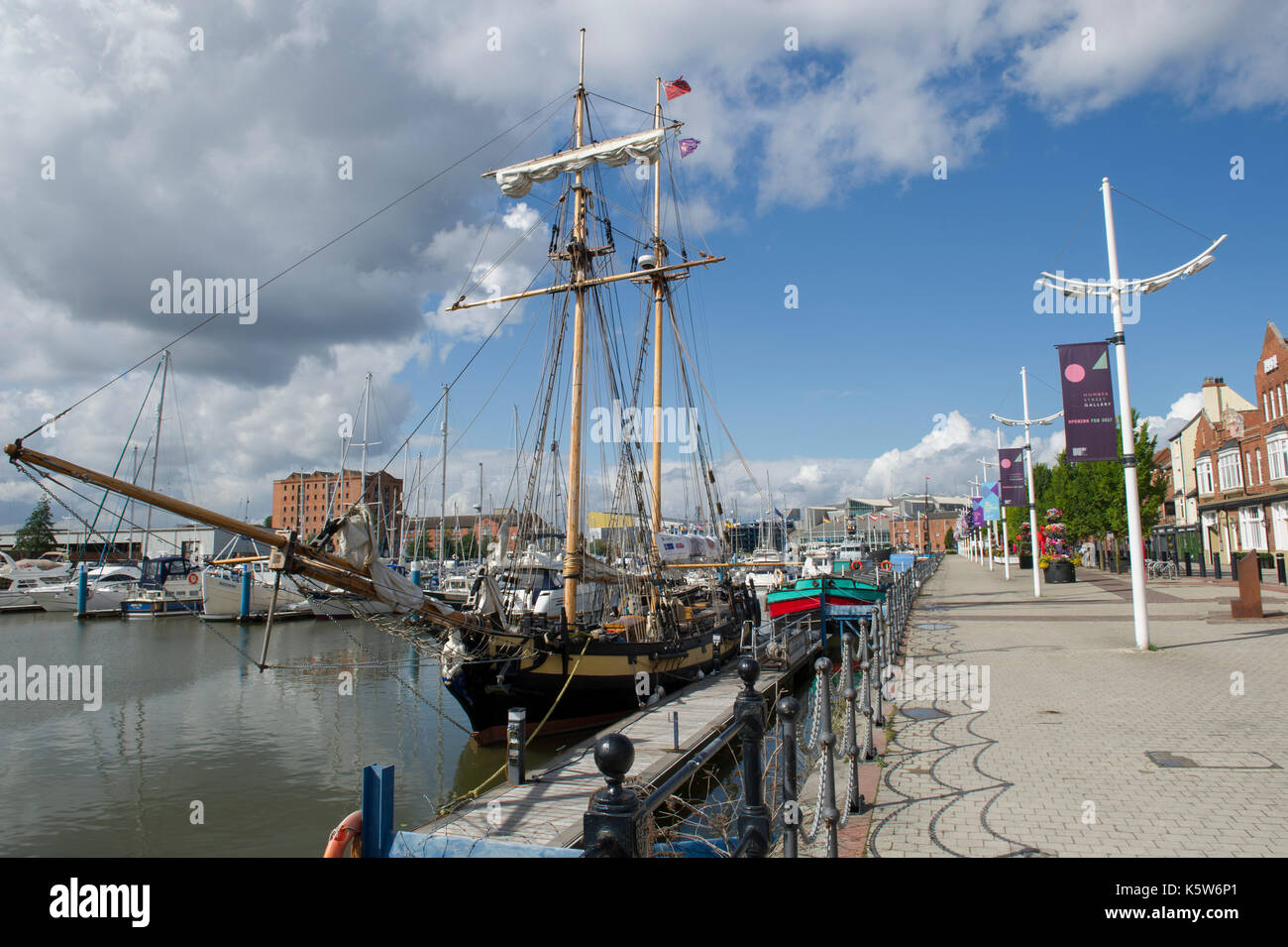 HMS Essiggurke angedockt an der Marina in Kingston upon Hull, Großbritannien Stadt der Kultur 2017 Stockfoto