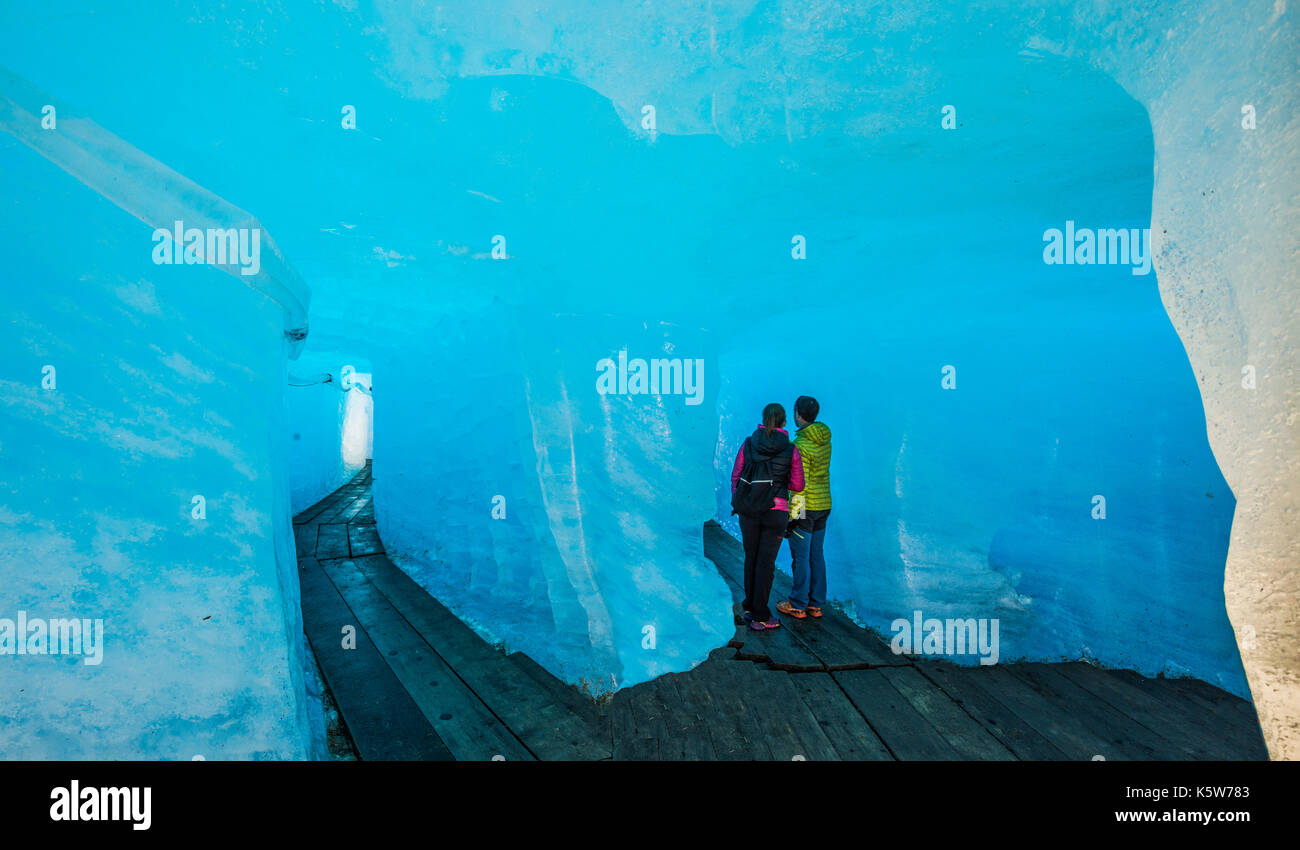 Ice tunnel im Rhonegletscher, Obergoms, Wallis, Schweiz Stockfoto