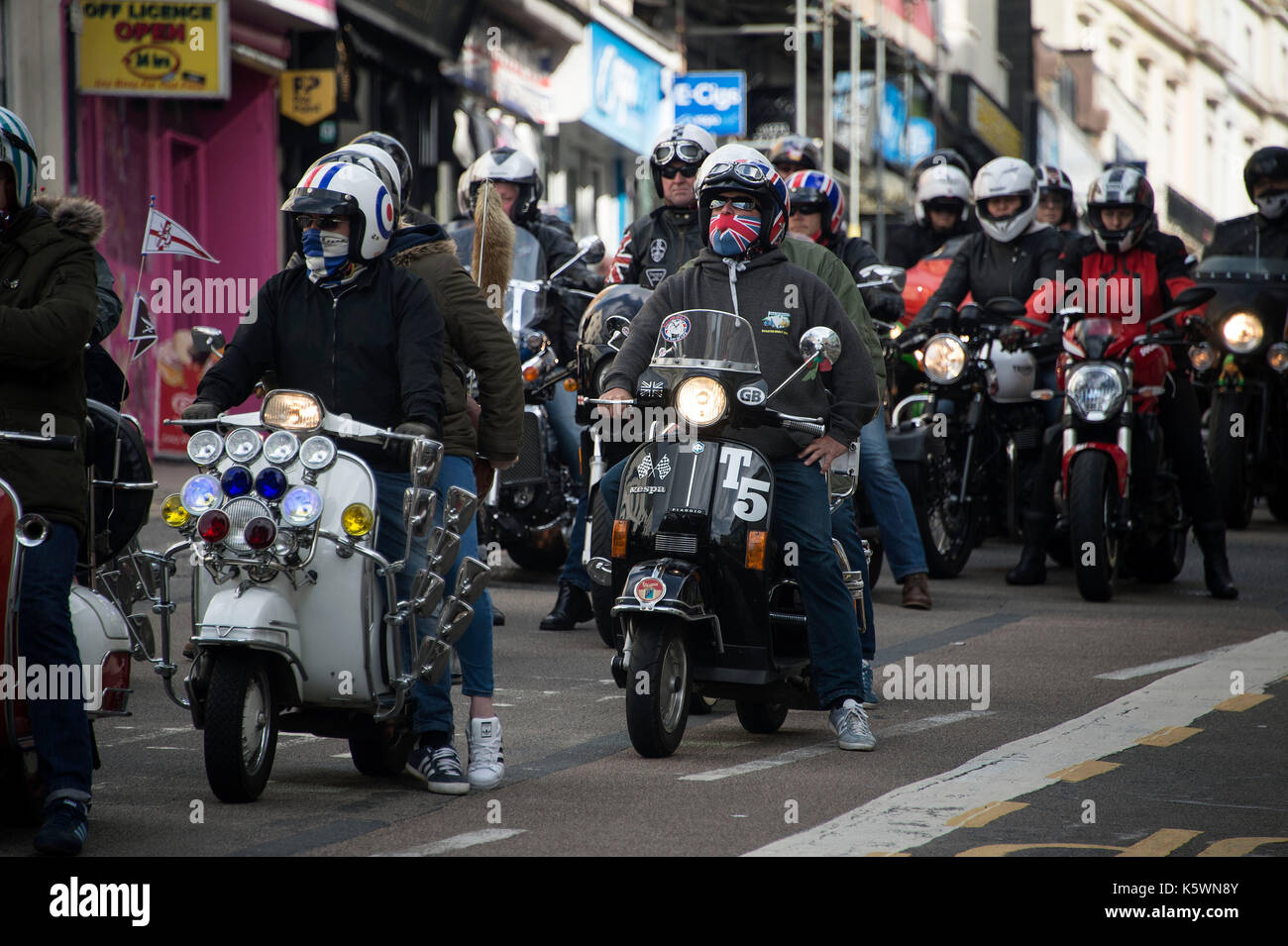 Ace Cafe Reunion 2017 Brighton Burn-Up, tausende Biker herab auf die Stadt Brighton, konvergierende auf Madeira Drive für den jährlichen Motorrad r Stockfoto