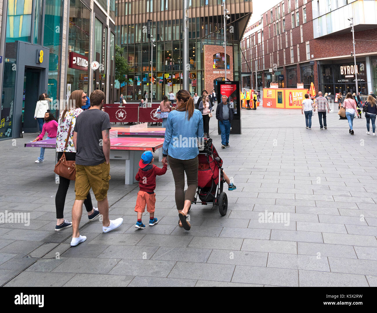 Familien einkaufen in Liverpool City Center speichert, England, Vereinigtes Königreich, Stockfoto