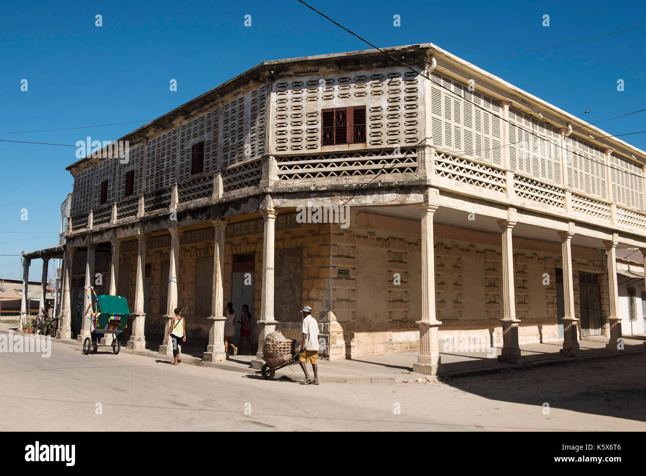 Maison Ismail Jina, 1917 erbaut, in den alten Dhow-Hafen, Mahajanga, Madagaskar Stockfoto