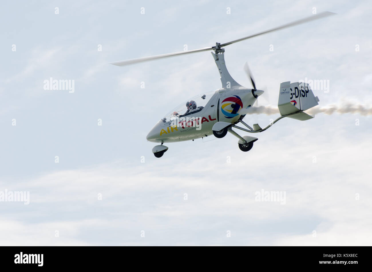 Clacton Essex Vereinigtes Königreich-25 August 2017: Gyro copter Fliegen über Clacton Essex in jährlichen Free Air Display Stockfoto