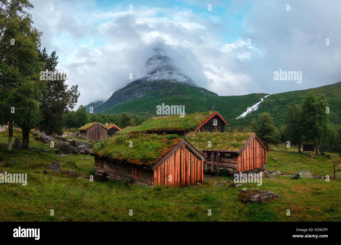 Norwegische Grasdach altes Haus Stockfoto