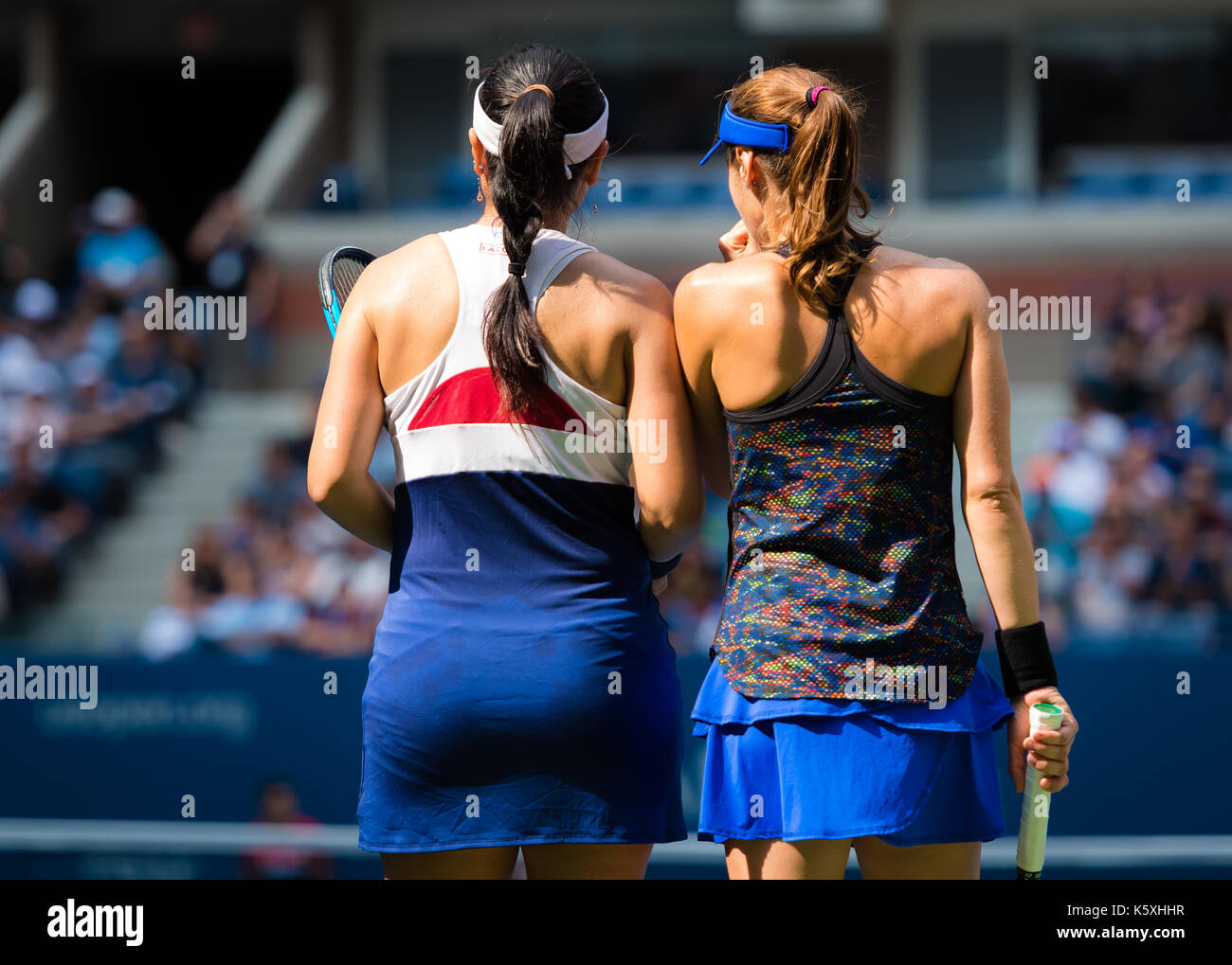 New York City, USA. 10. September 2017. Chan Yung-Jan von Taiwan & Martina Hingis aus der Schweiz bei der US Open 2017 Grand Slam Tennis Turnier © Jimmie 48 Fotografie/Alamy leben Nachrichten Stockfoto