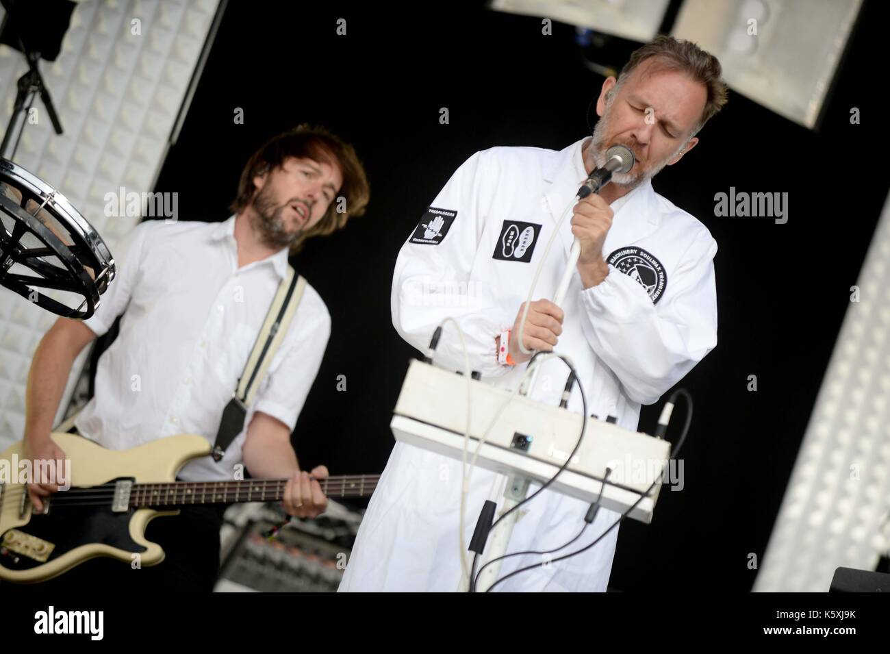 Soulwax. Bestival Music Festival, Lulworth Immobilien, Dorset, Großbritannien. Credit: Finnbarr Webster/Alamy leben Nachrichten Stockfoto