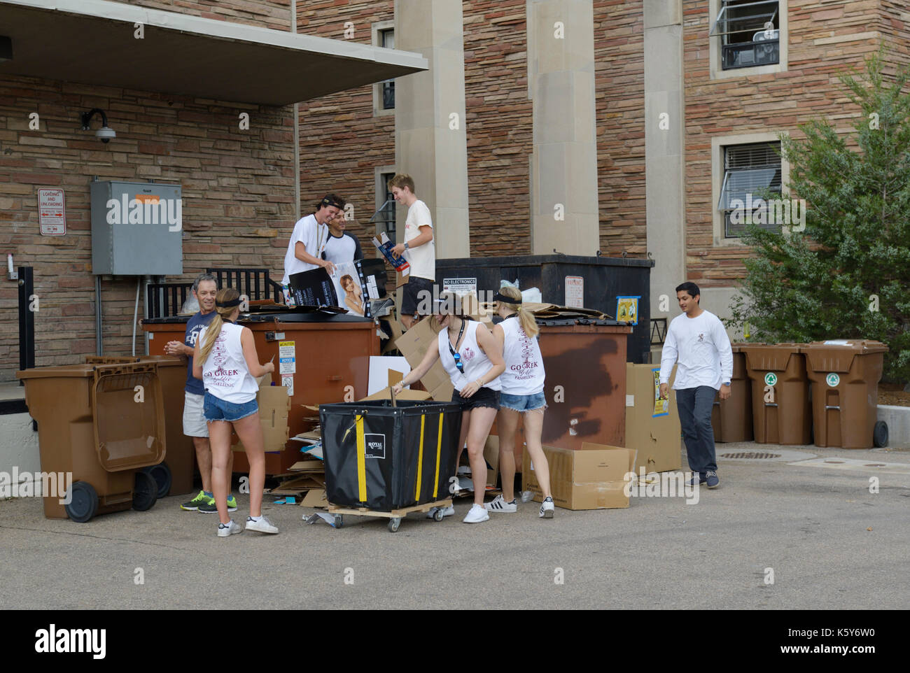 Studenten Recycling auf dem Campus der Universität Colorado Stockfoto