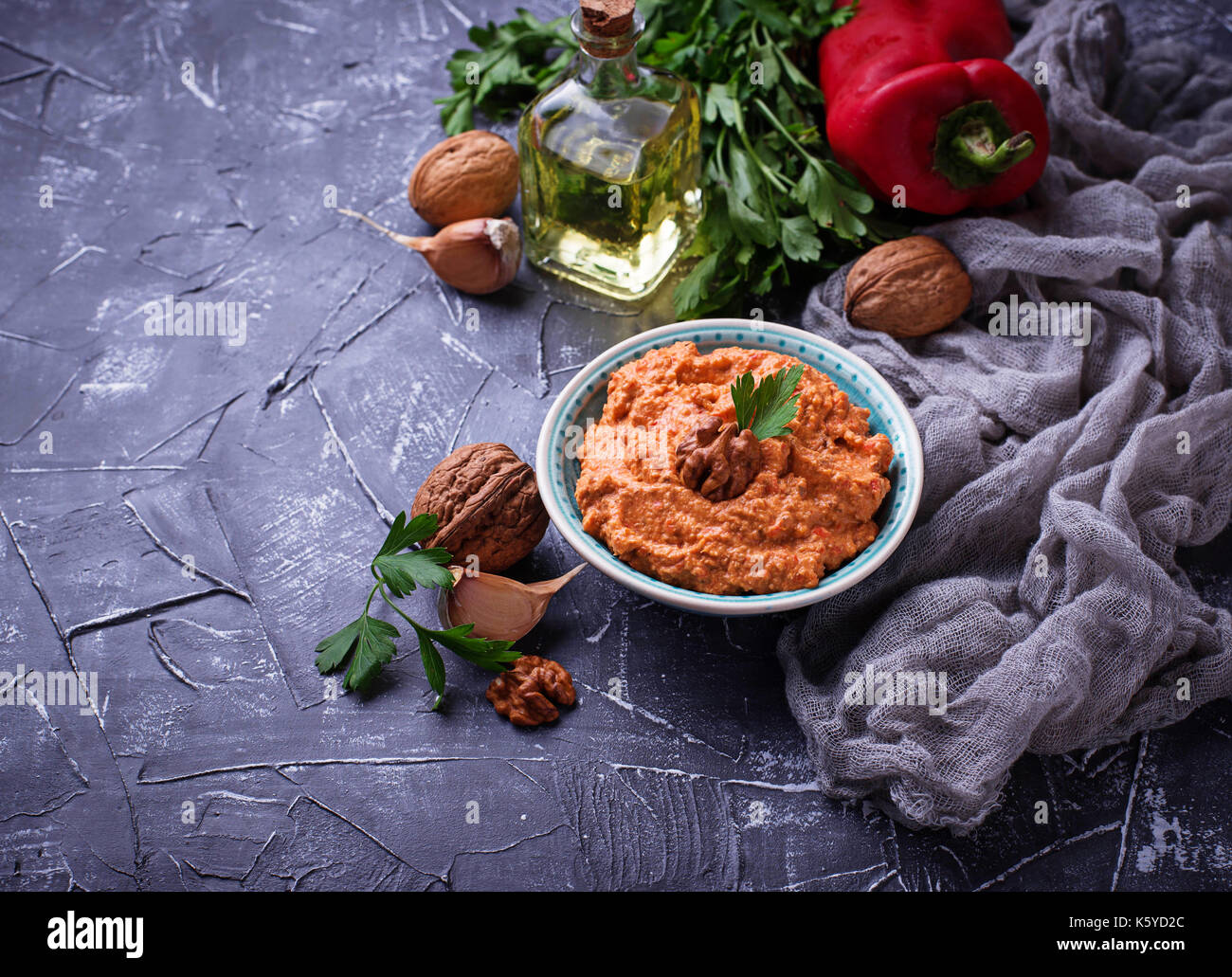 Arabisch oder im Nahen und Mittleren Osten dip Muhammara Stockfoto