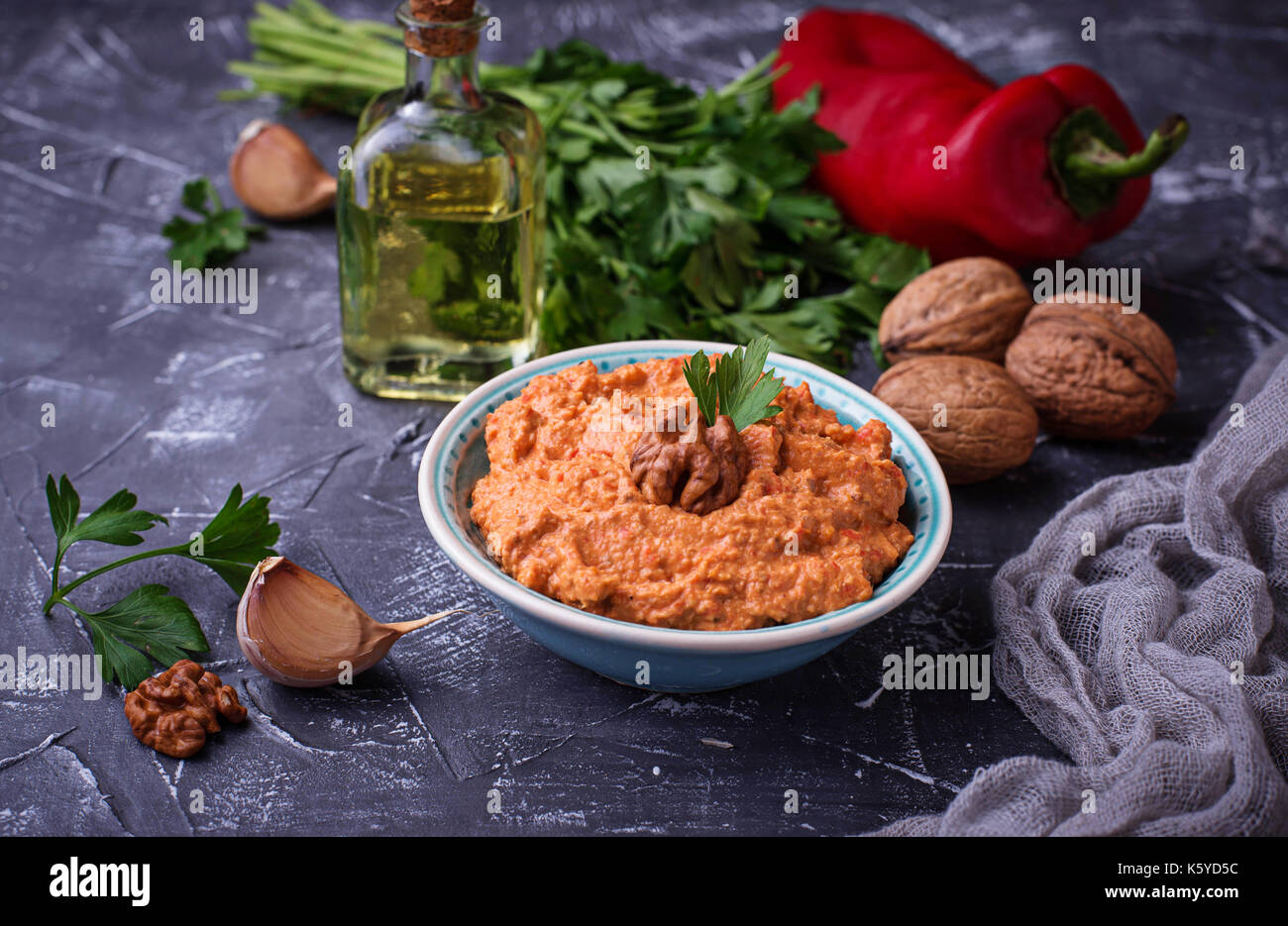 Arabisch oder im Nahen und Mittleren Osten dip Muhammara Stockfoto