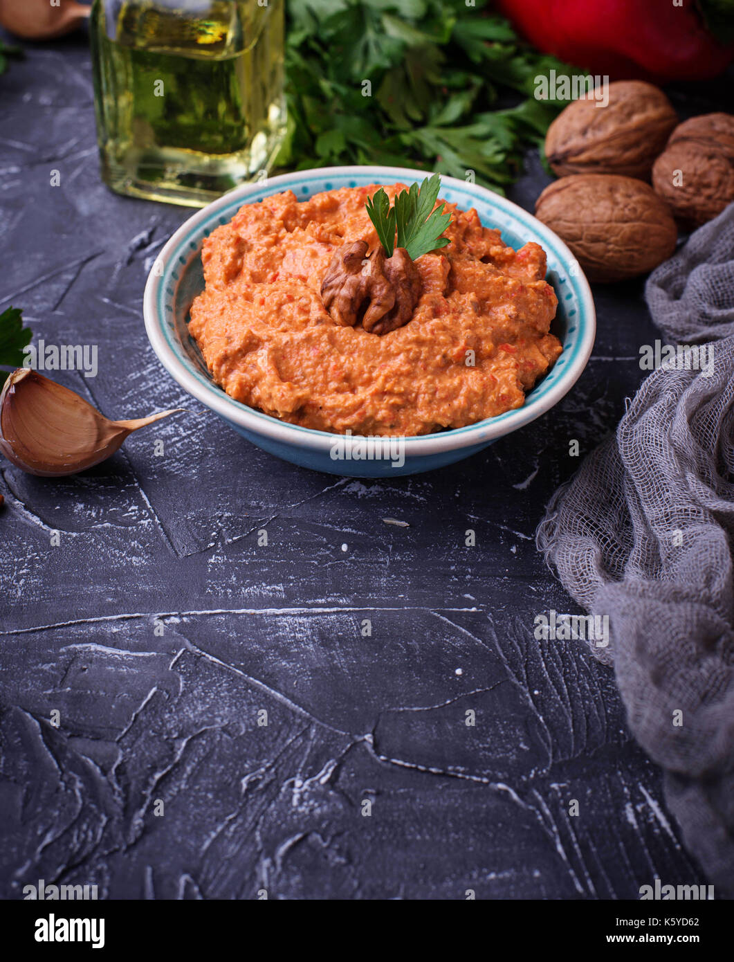 Arabisch oder im Nahen und Mittleren Osten dip Muhammara Stockfoto