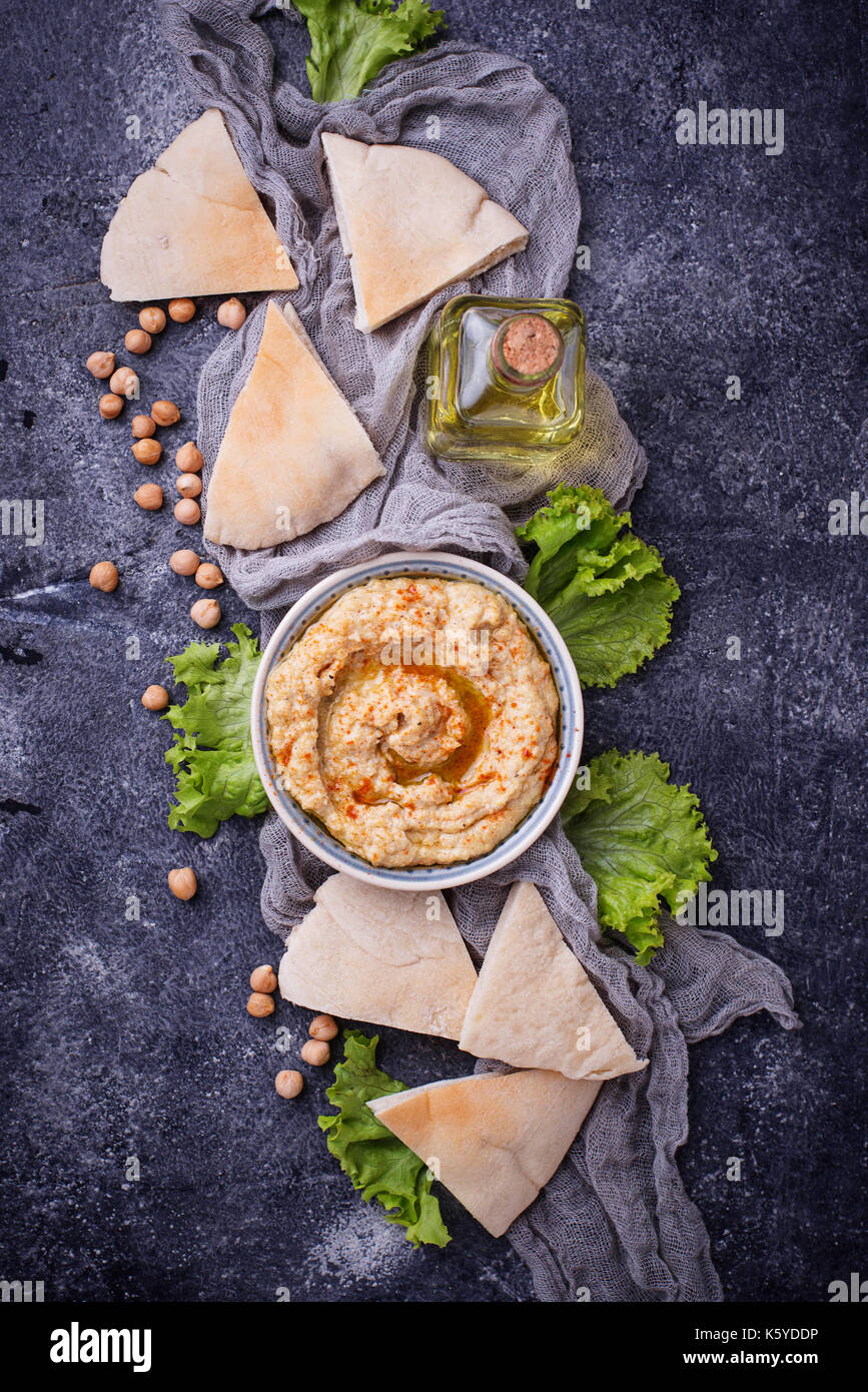 Hummus und Pita Brot Stockfoto