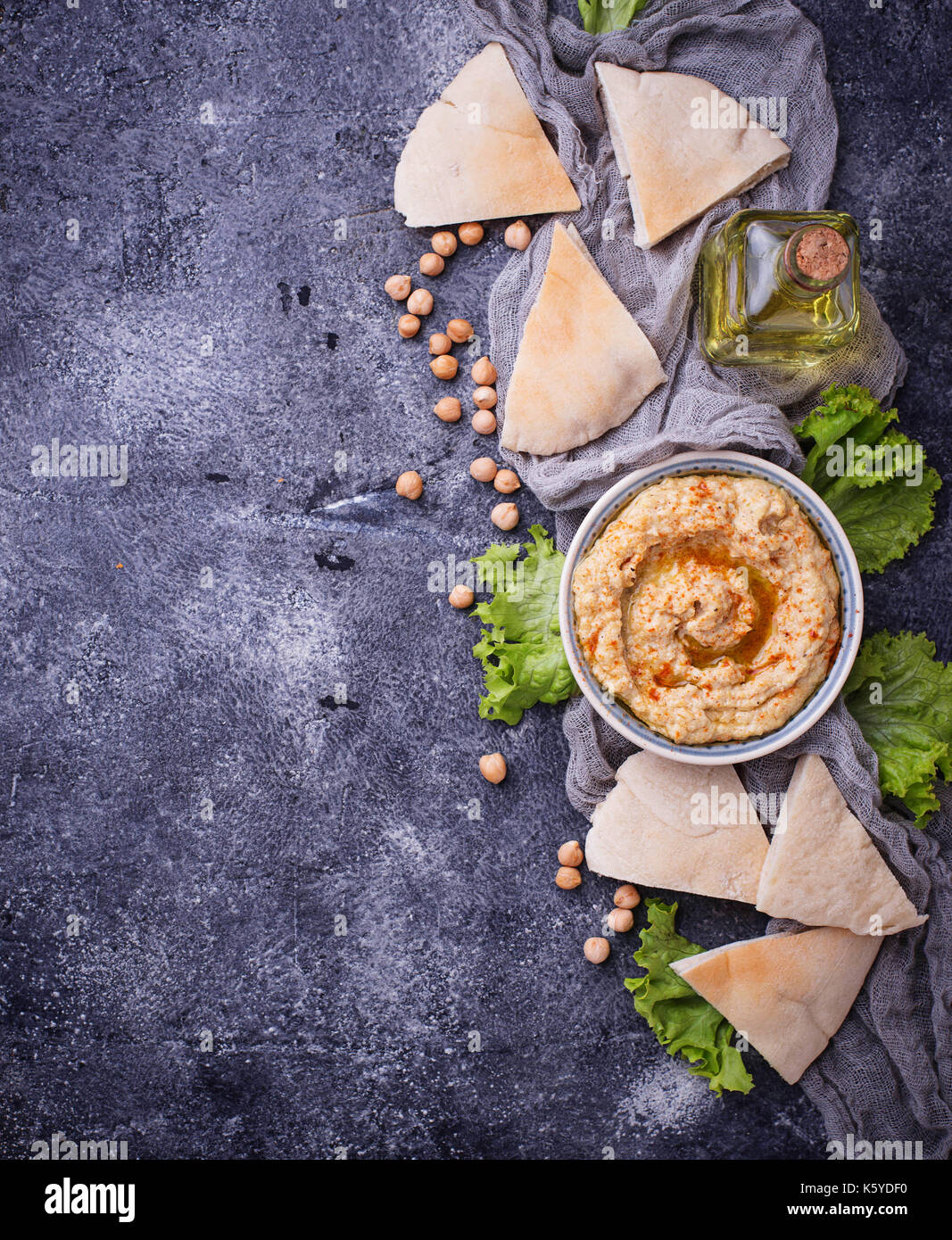 Hummus und Pita Brot Stockfoto