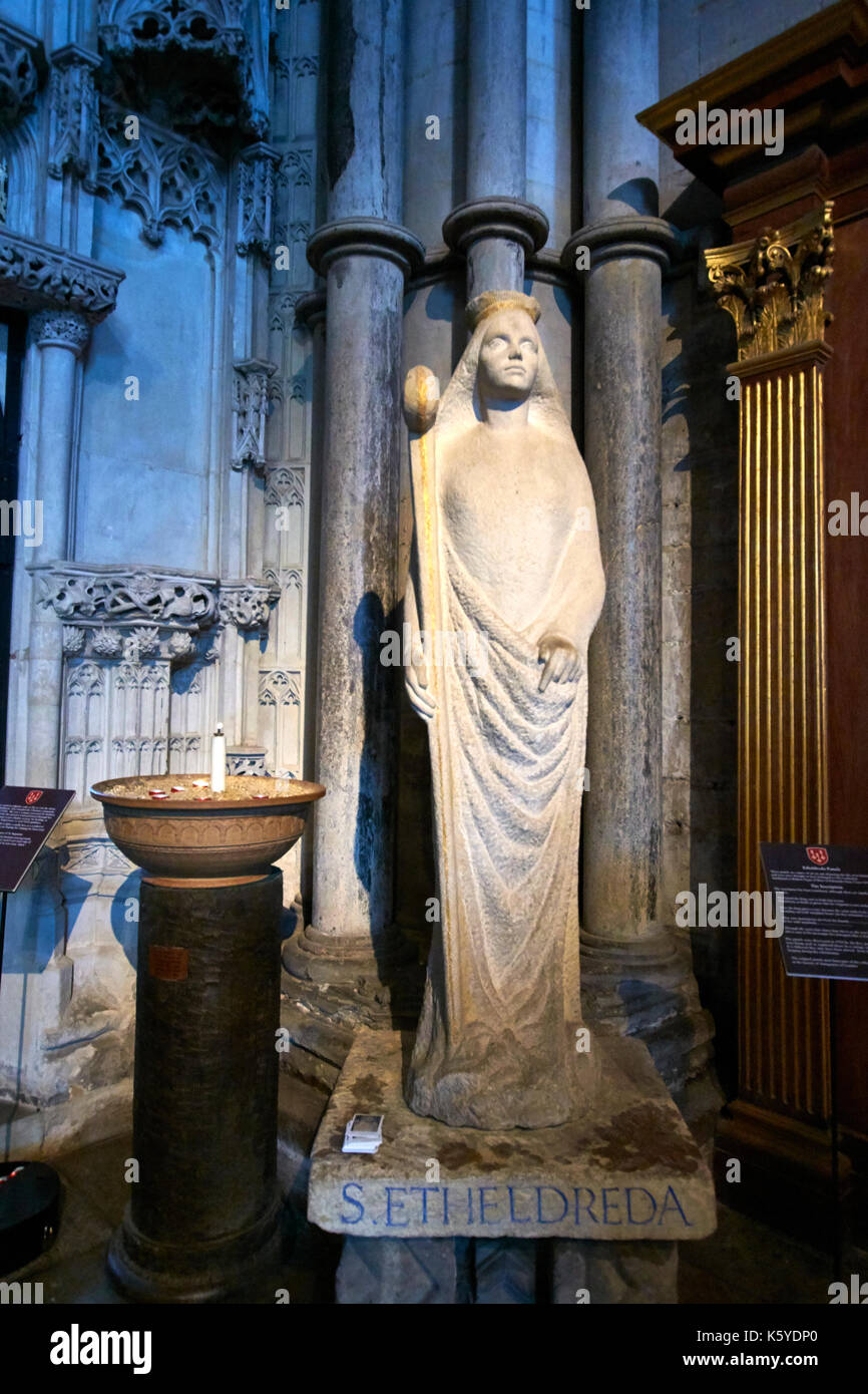 Die Kathedrale von Ely, England, Statue des Hl. Etheldreda