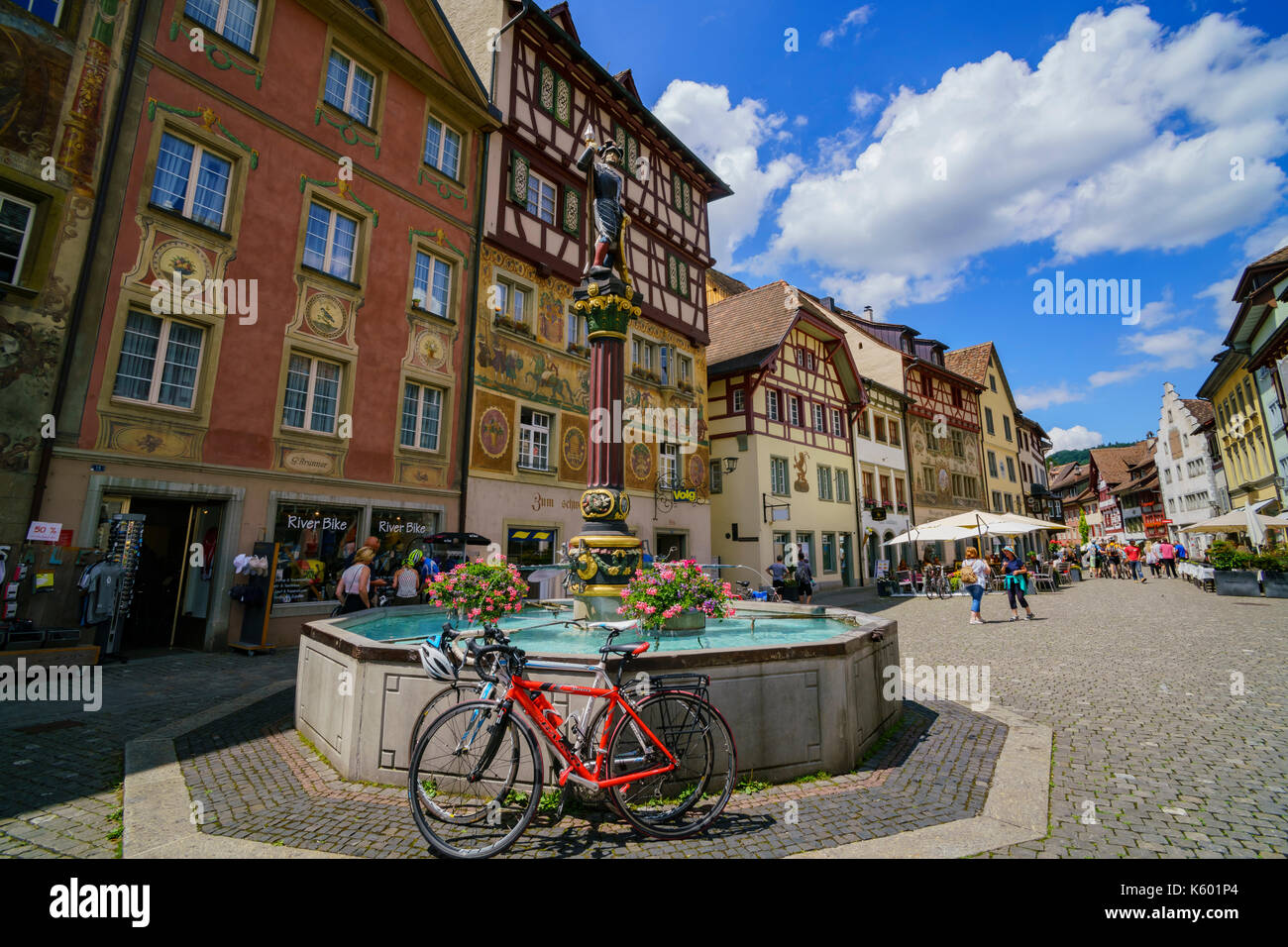 Schaffhausen, 15.Juli Haus mit Fresken bemalt. Die schönen Stein am