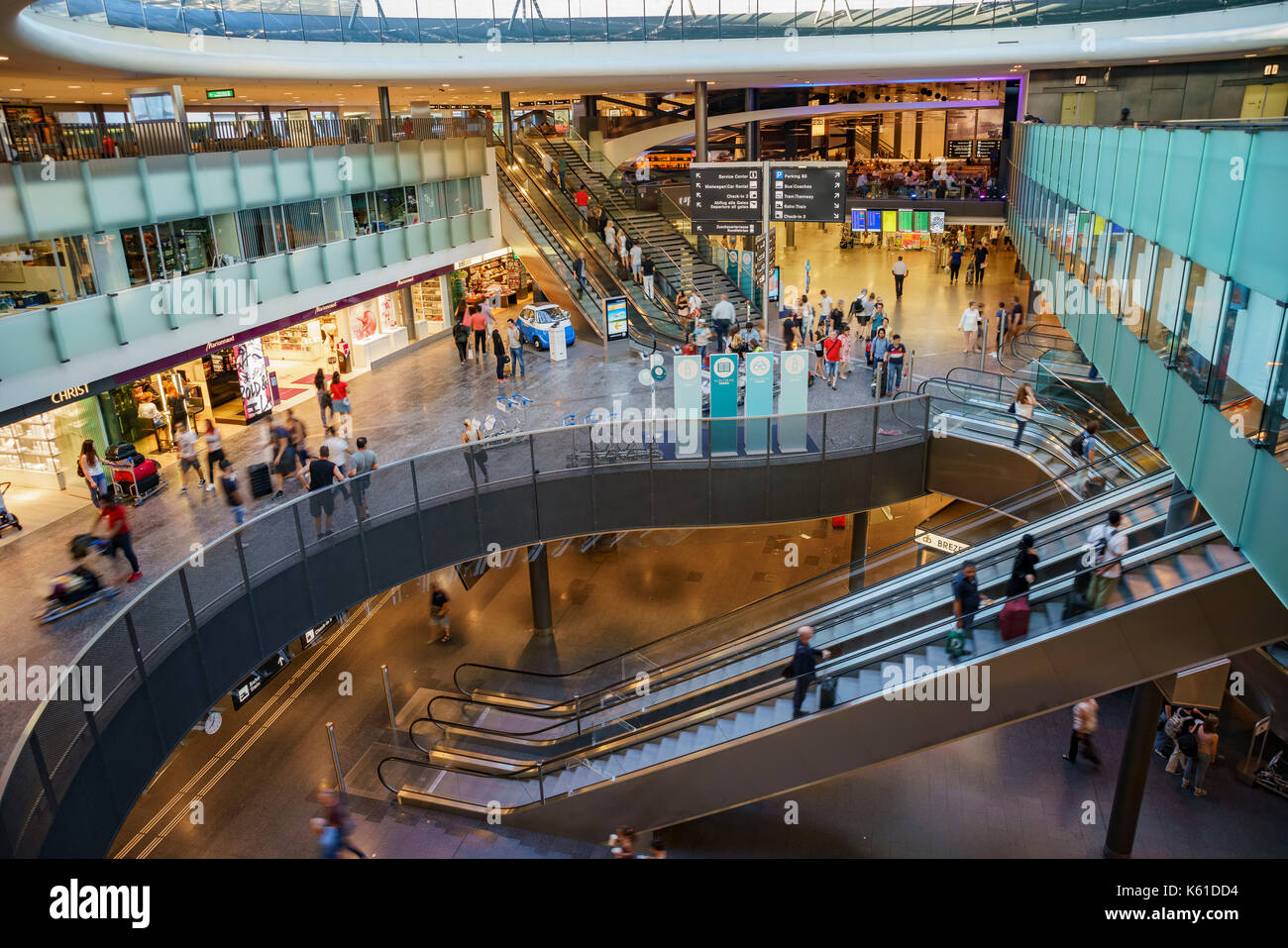 Zürich, Jul 16 Die Mall in der Zurch Bahnhof am 16.Juli 2017 in Zürich