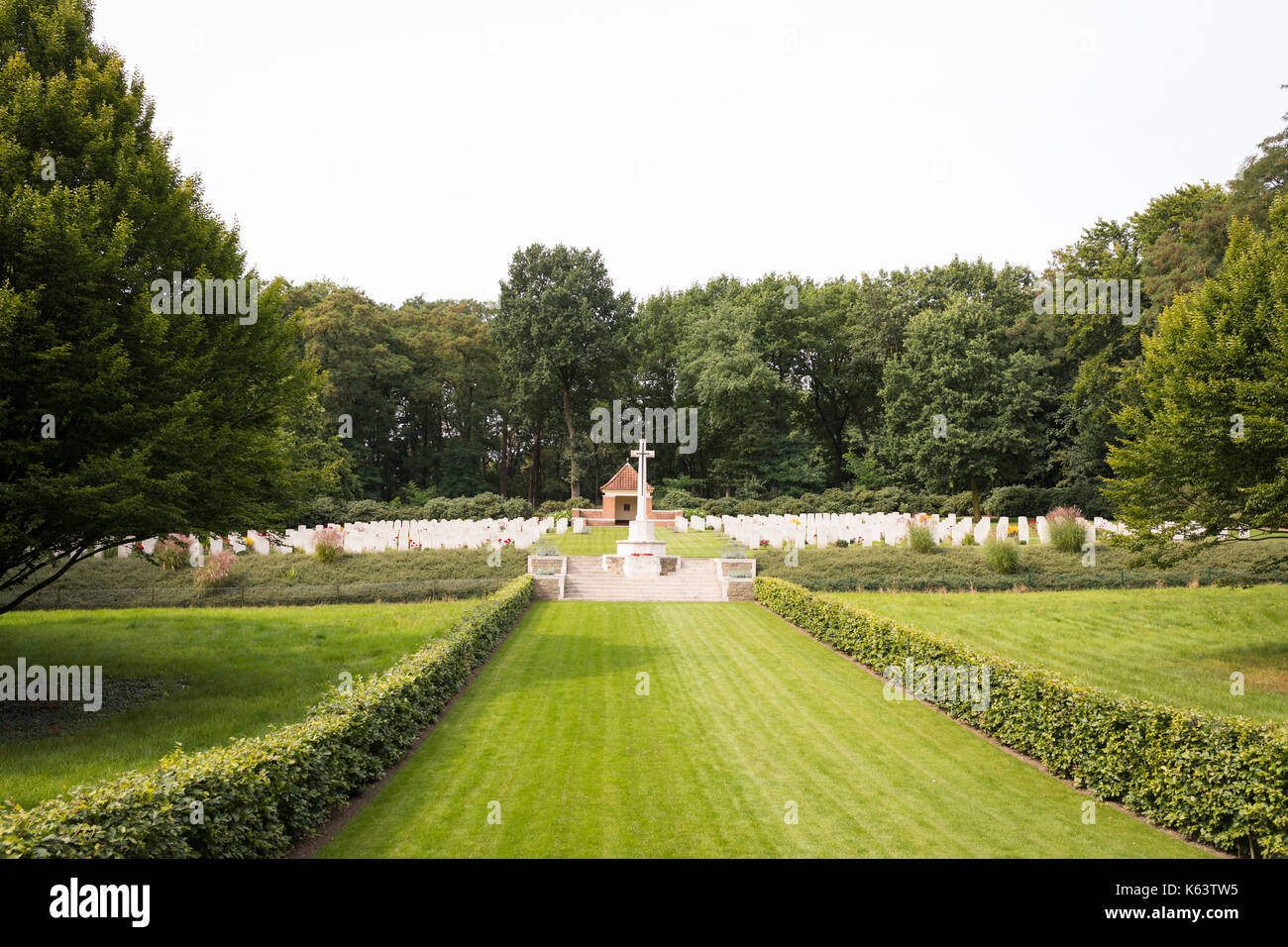 British Commonwealth War Cemetery im Dorf Mook in den Niederlanden Stockfoto