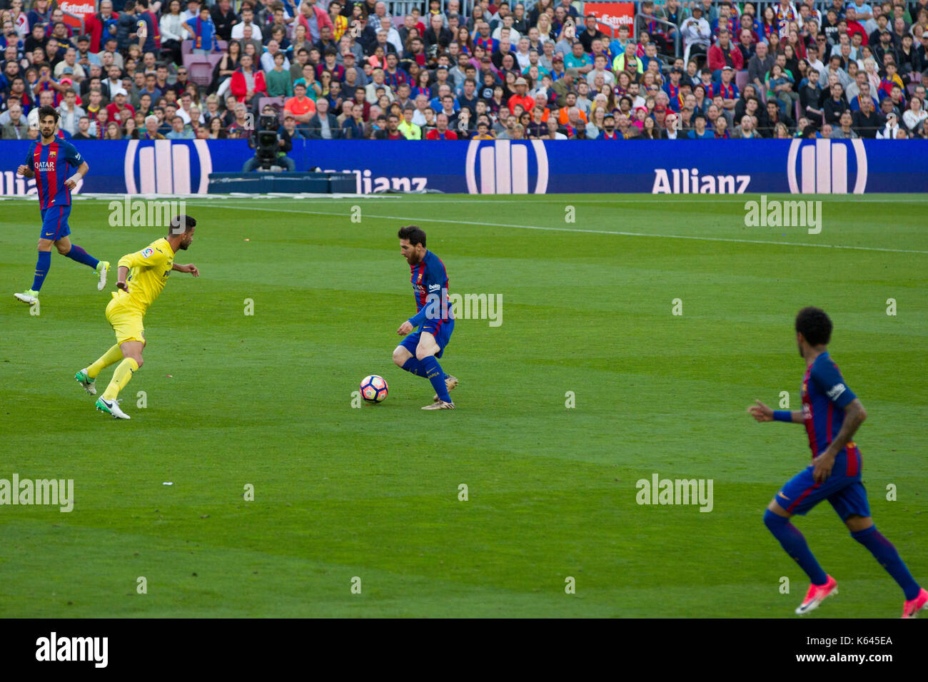 Leo Messi Angriffe mit Kugel - 6/5/17 Barcelona gegen Villarreal Fußball-Liga Match im Camp Nou, Barcelona. Stockfoto