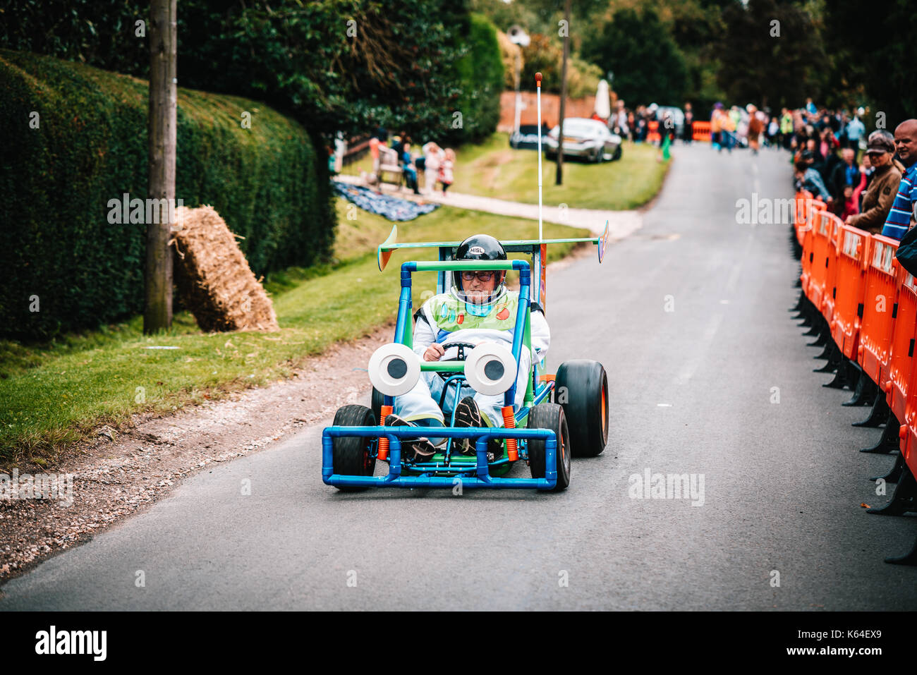 Köstner, UK. 10 Sep, 2017. Teilnehmer an der 11. Schwerkraft Grand Prix in Cookham, Berkshire, Vereinigtes Königreich am 10. September 2017 stattfand. Das Kapital, das von der Charity Go-kart event ging an der Thames Valley Air Ambulance. Credit: Worsfold/Alamy leben Nachrichten Stockfoto