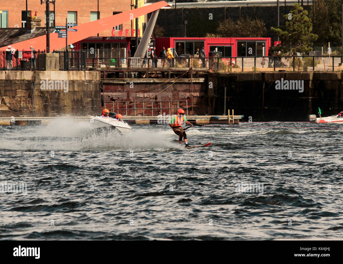Cardiff, Großbritannien. 9 Sep, 2017. Ntm 12 britischen National Water Ski Racing an der Cardiff Bay, September 2017 Quelle: Graham Hase/alamy leben Nachrichten Stockfoto