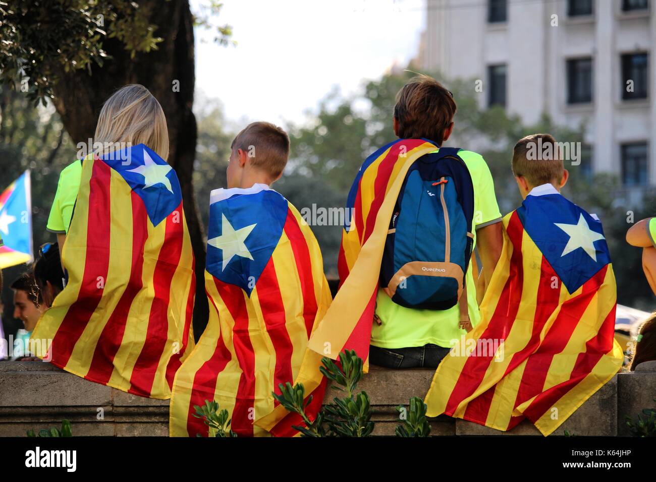 Barcelona, Spanien. 11 Sep, 2017. Teilnehmenden Kinder mit katalanischen städtischer Abgeordneter Symbole an der Iada, der Nationalfeiertag von Katalonien. Die spanische autonome Region zielt darauf ab, ein unabhängigkeitsreferendum am 1. Oktober zu feiern. Quelle: Dino Geromella/Alamy leben Nachrichten Stockfoto