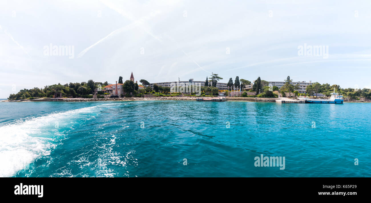 Sveti Andrija Insel, auch die Rote Insel in der Nähe von Rovinj, Kroatien, beliebte Urlaubsort an der Adria Stockfoto