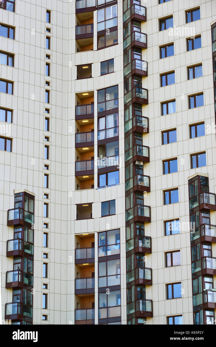 Fassade der modernen Mehrfamilienhaus in Moskau, Russland Stockfoto