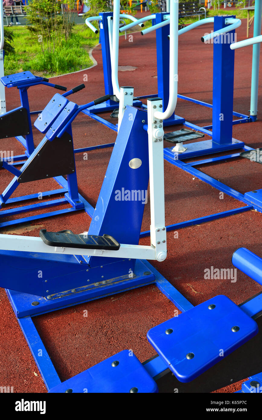 Outdoor Fitness Equipment in Moskau. Russland Stockfoto